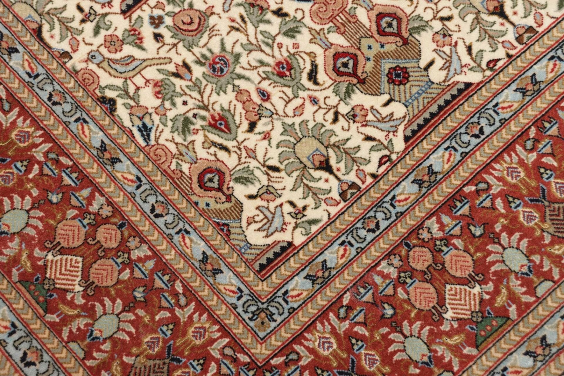 Handgeknüpfter Isfahan Perserteppich, 138 × 211 cm, Wolle & Seide