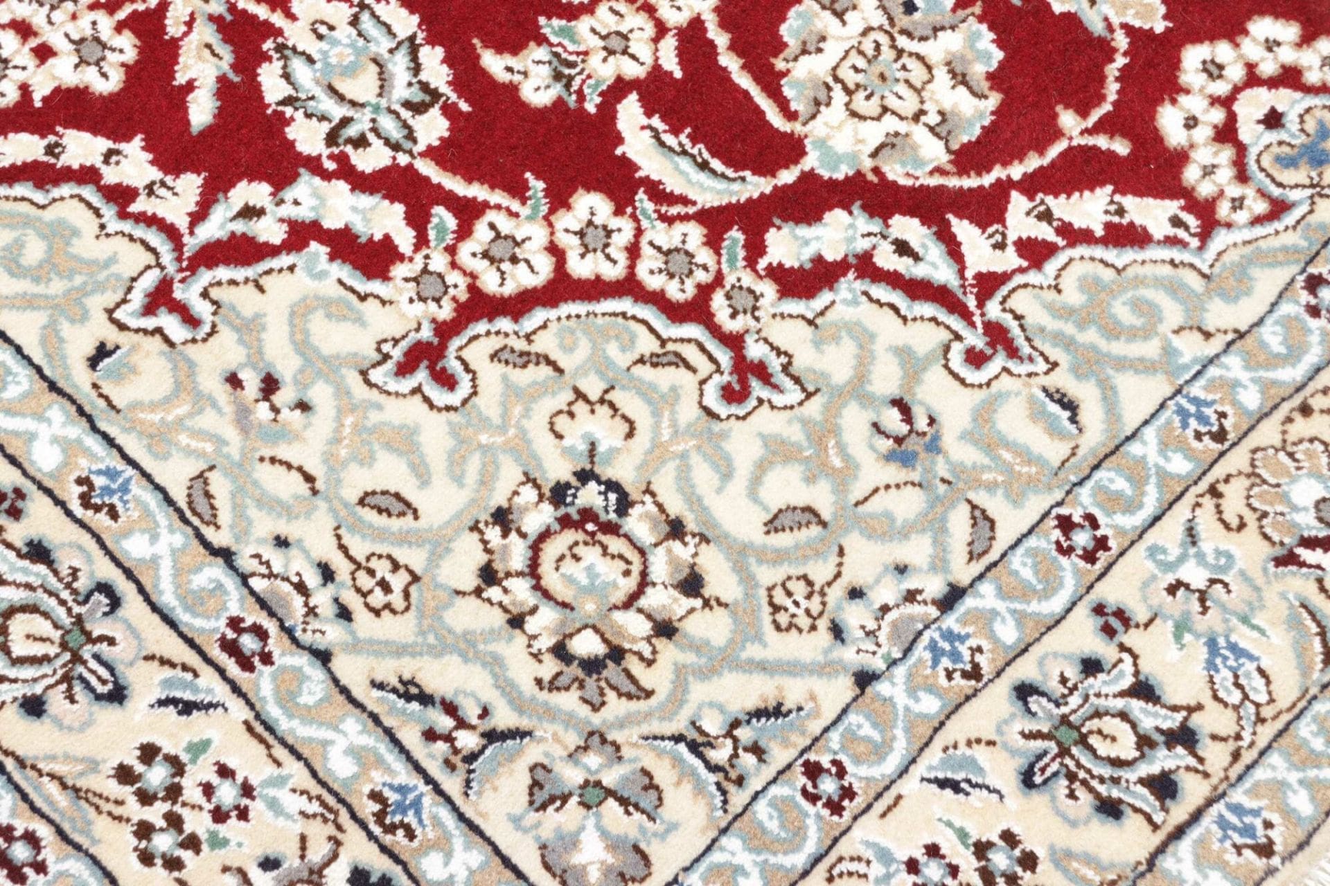 Handgeknüpfter Nain Perserteppich 133 × 200 cm