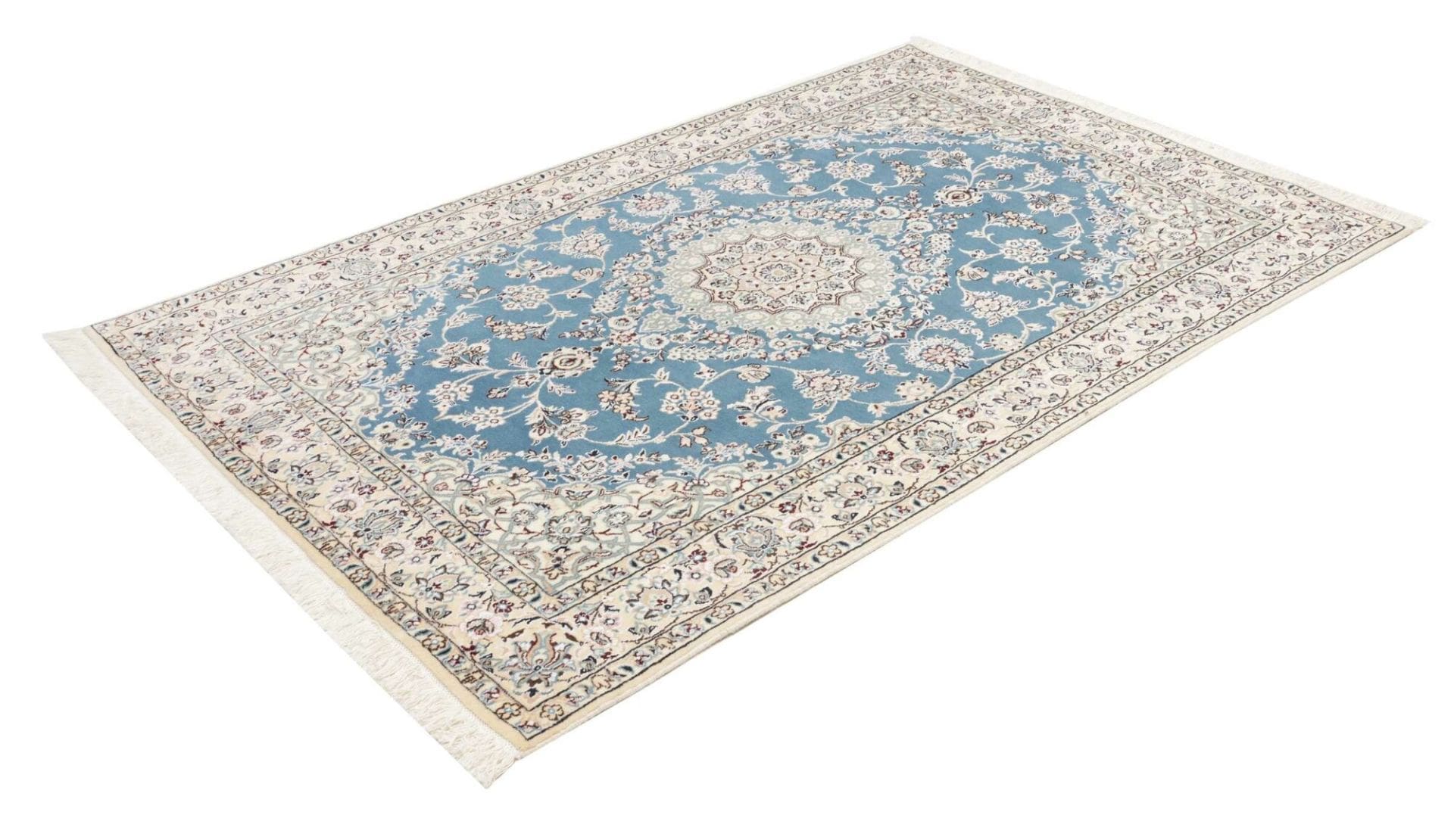 Handgeknüpfter Nain Perserteppich 135 × 205 cm
