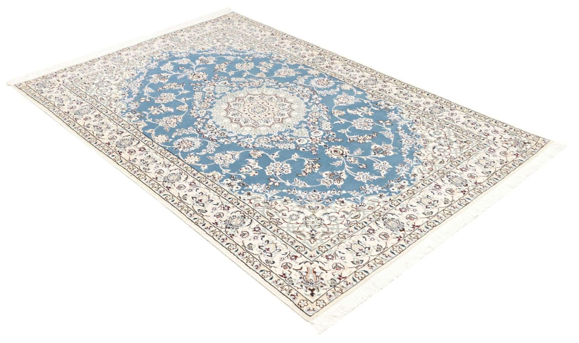 Handgeknüpfter Nain Perserteppich 135 × 205 cm