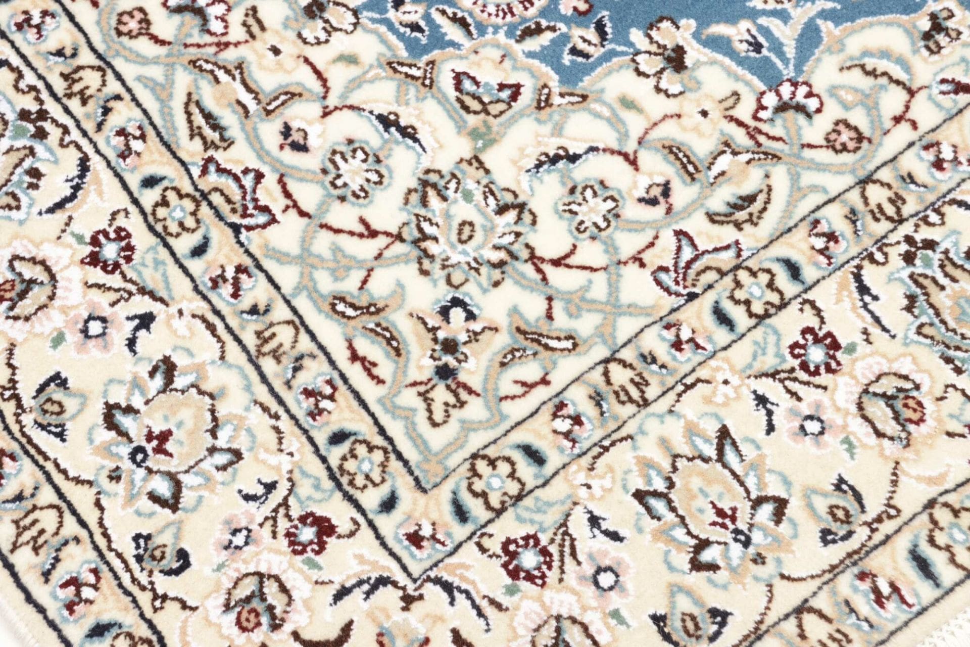 Handgeknüpfter Nain Perserteppich 135 × 205 cm