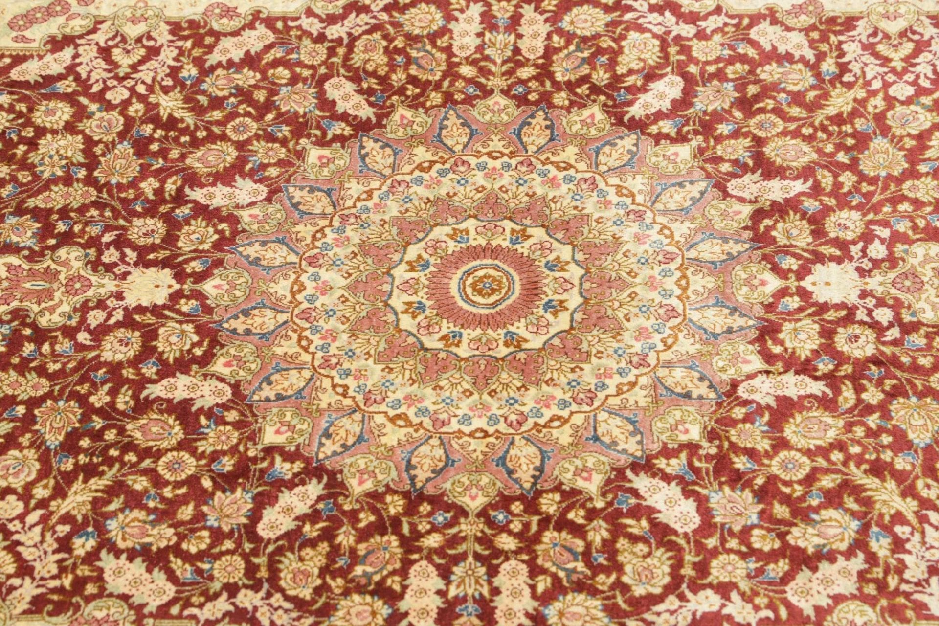 Ghom Perserteppich 104 × 150 cm aus Seide, handgeknüpft
