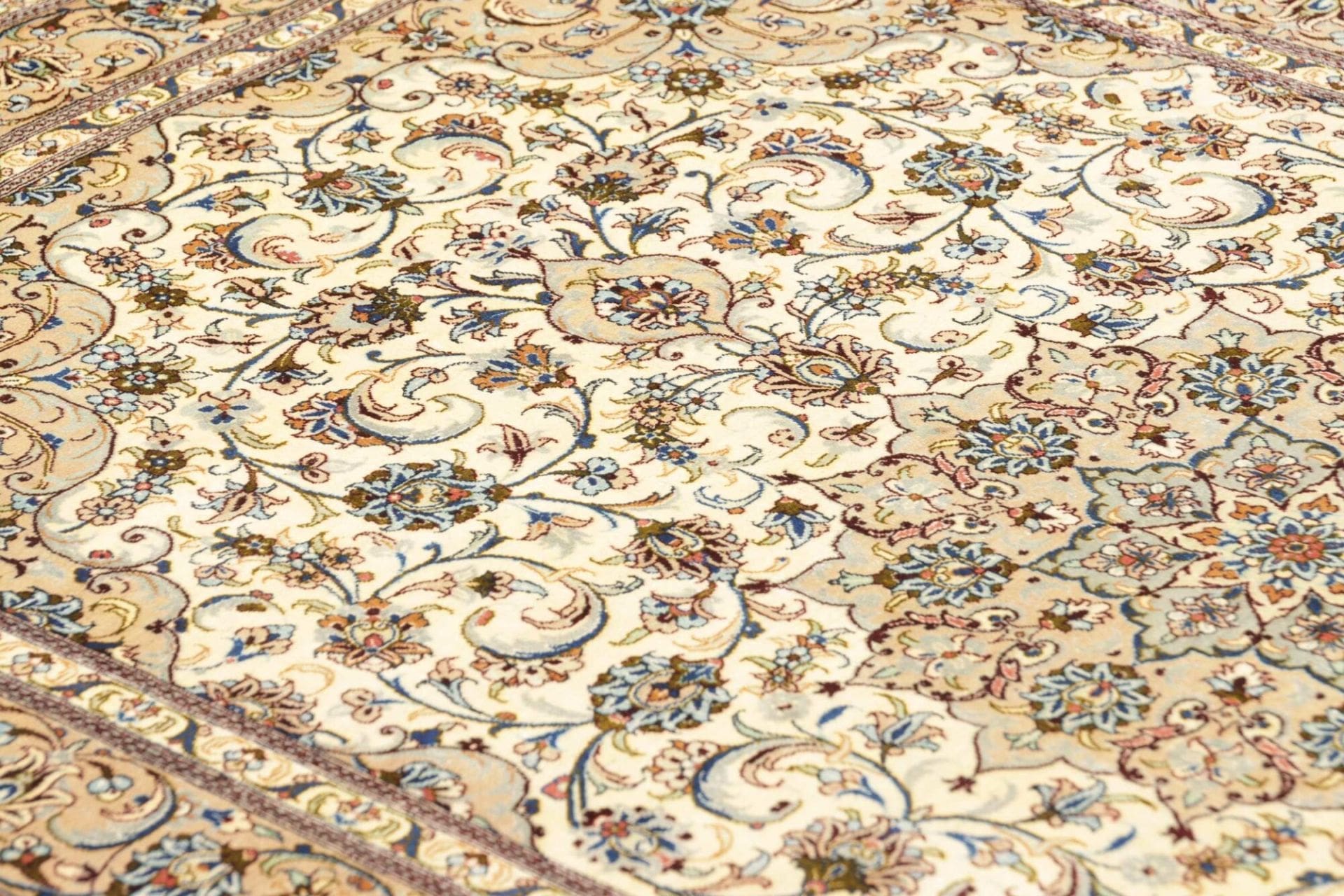 Ghom Perserteppich 103 × 148 cm aus Seide, handgeknüpft