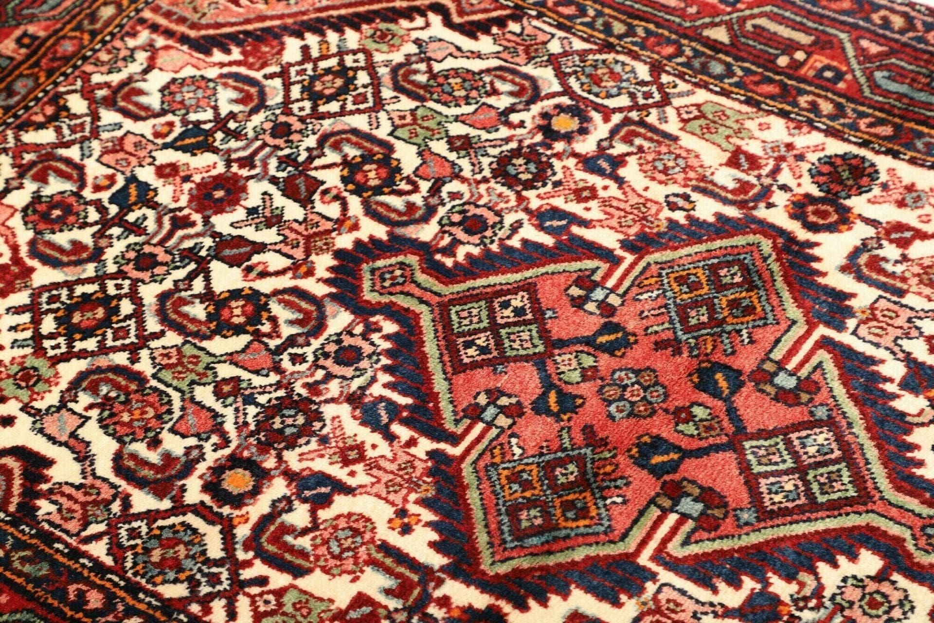 Handgeknüpfter Hamadan Perserteppich, 106 × 160 cm, Wolle