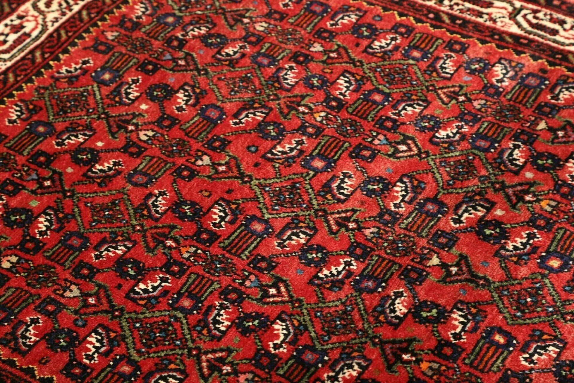 Handgeknüpfter Hamadan Perserteppich 113 × 155 cm