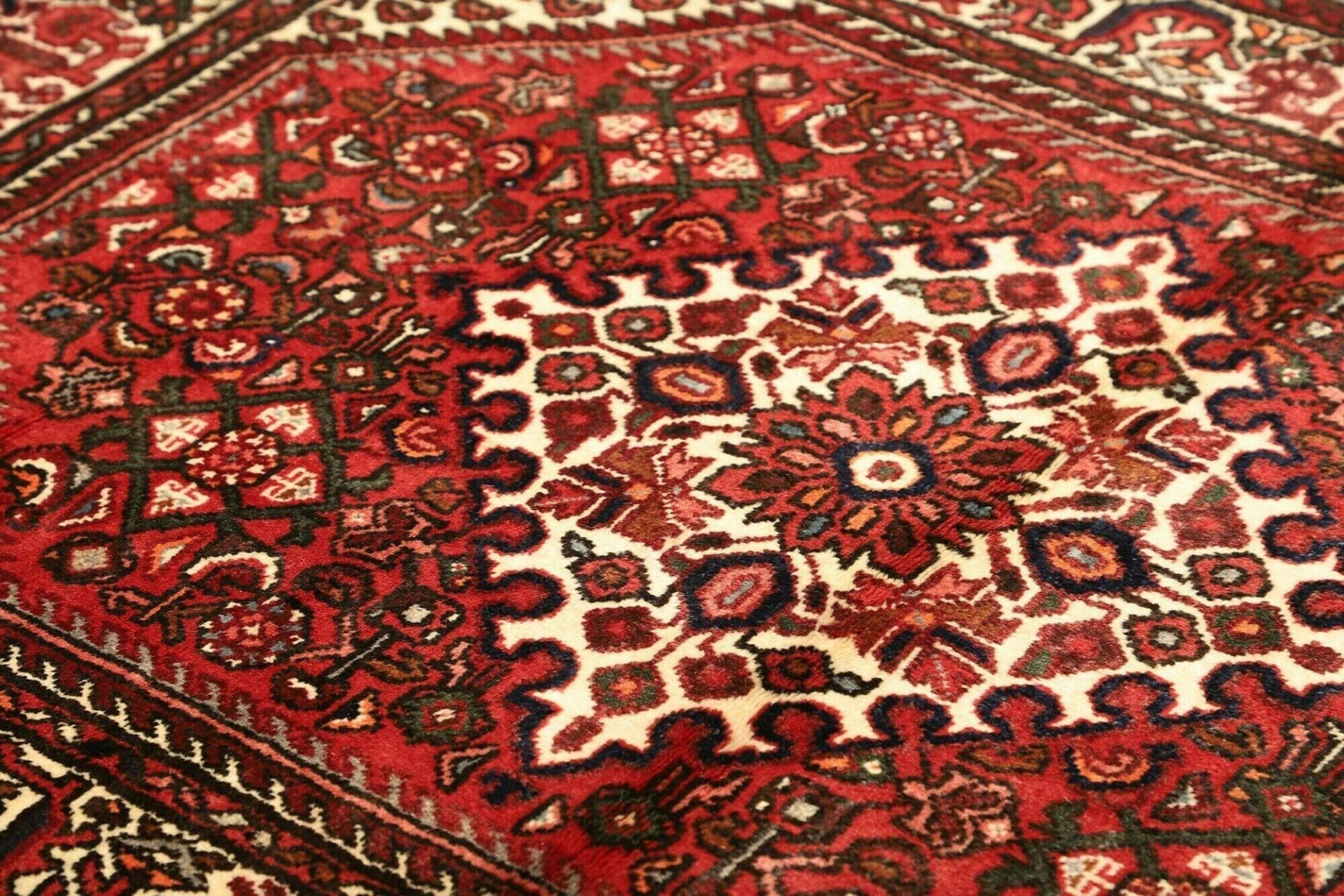 Hamadan Perserteppich 109 × 154 cm aus Wolle, handgeknüpft