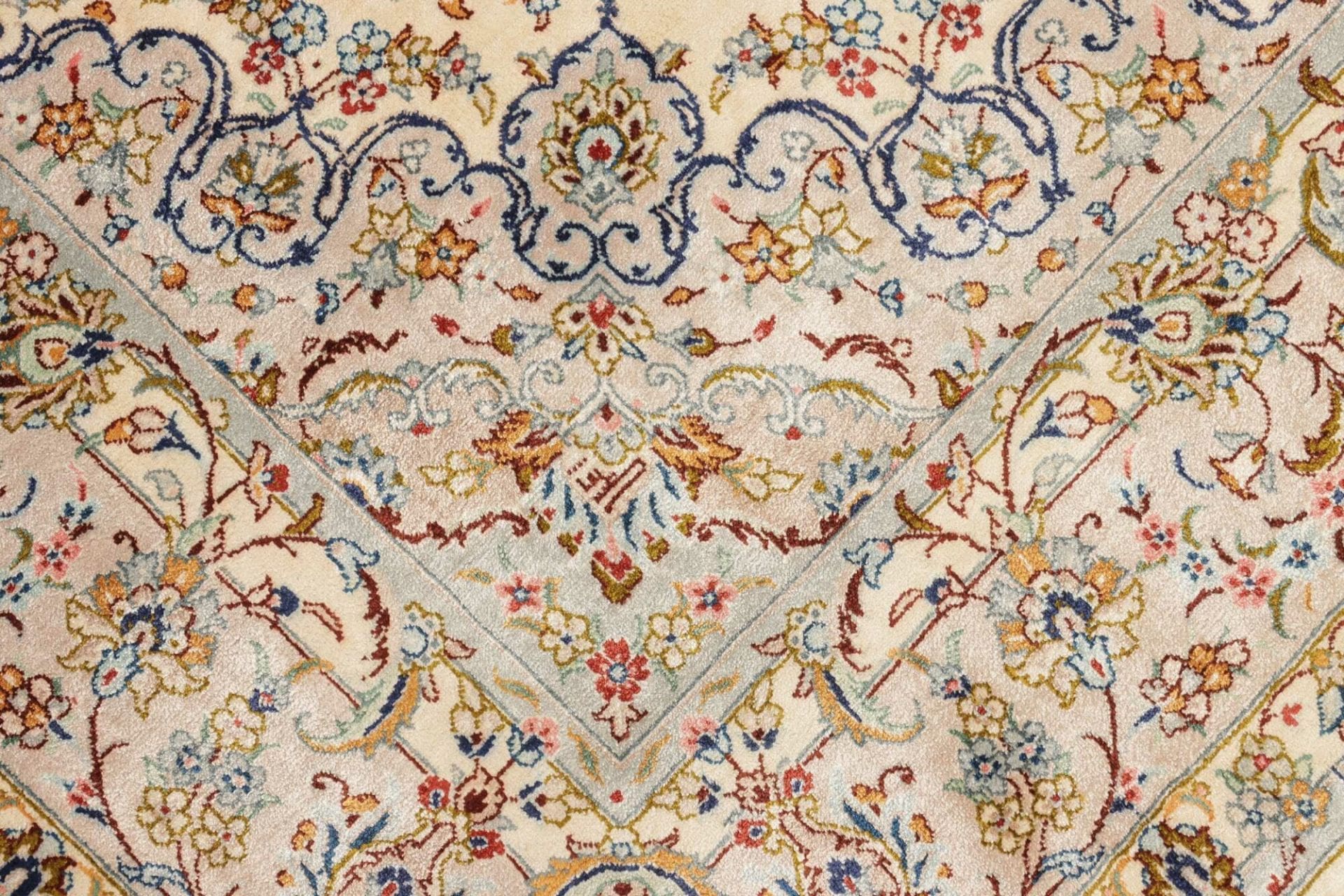 Ghom Perserteppich 103 × 150 cm aus Seide, handgeknüpft