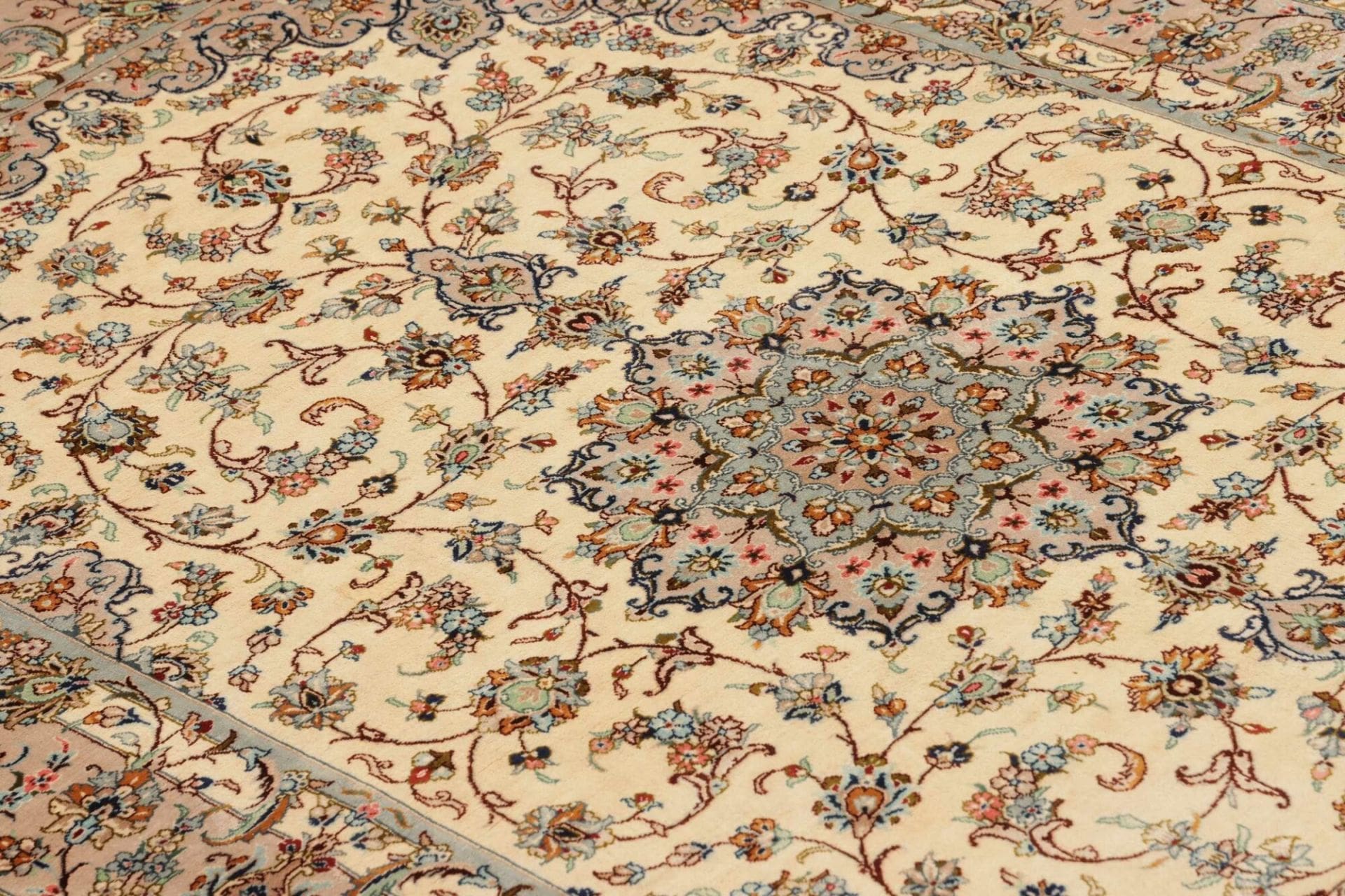 Ghom Perserteppich 103 × 150 cm aus Seide, handgeknüpft