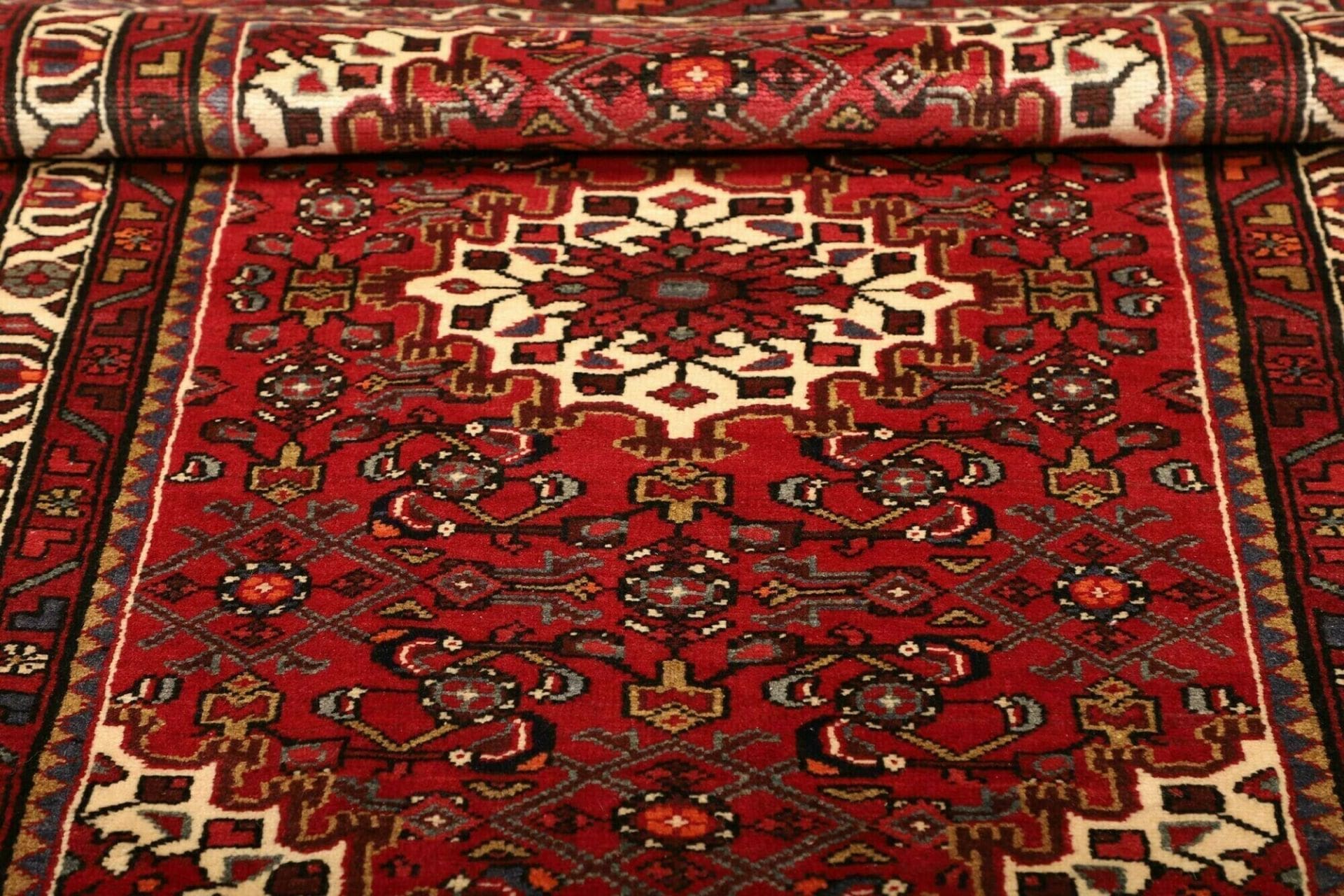Hamadan Perserteppich aus Iran, 113 × 155 cm