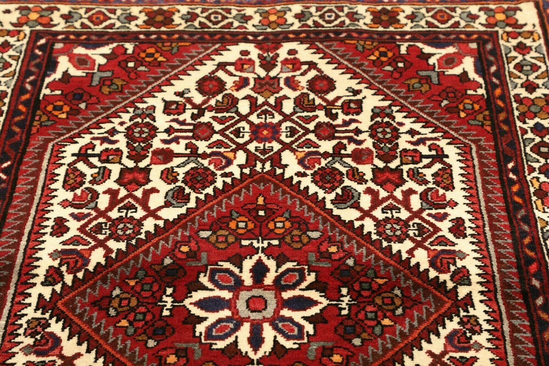 Handgeknüpfter Hamadan Herati Perserteppich, 111 × 150 cm, Wolle
