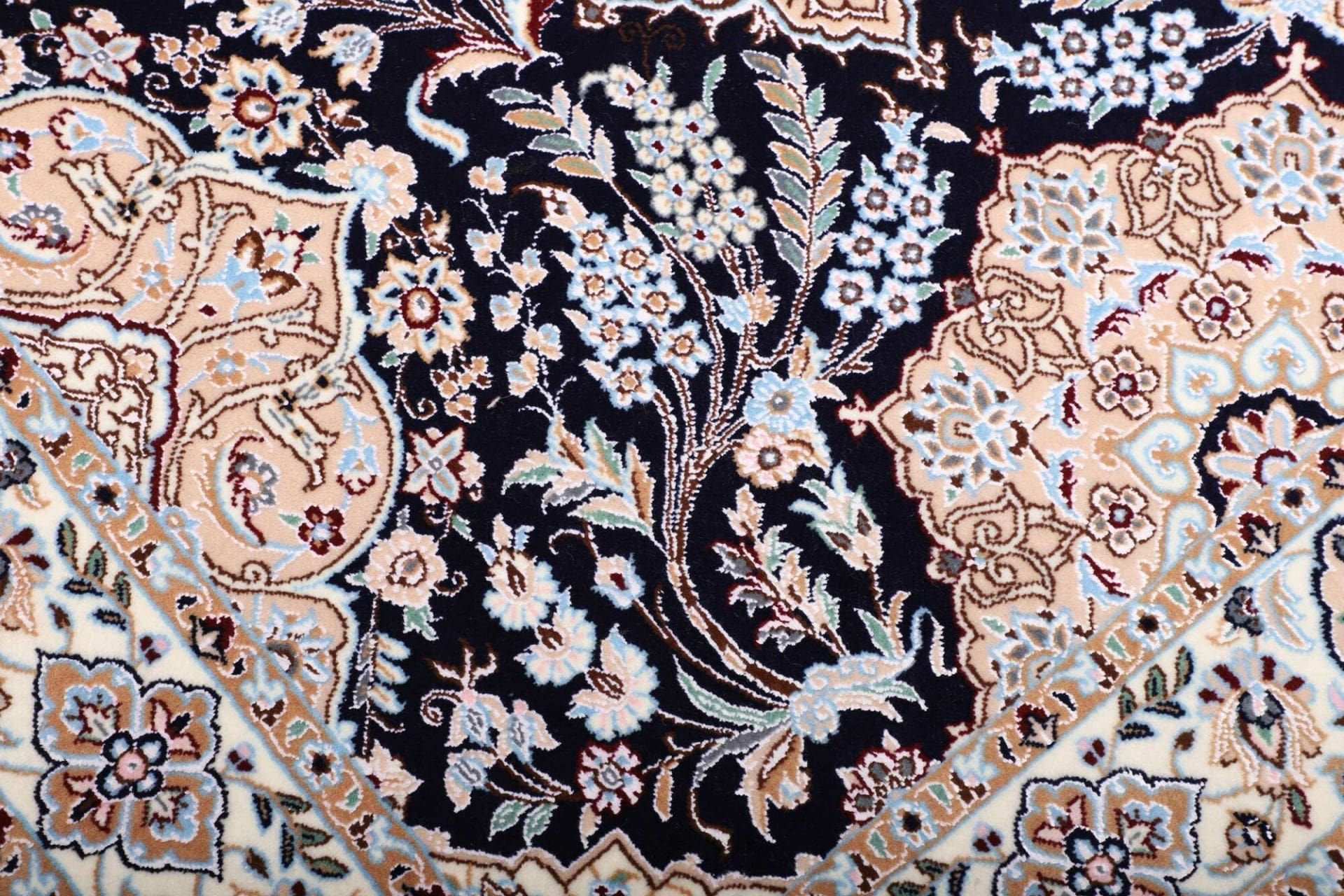 Handgeknüpfter Nain Perserteppich, 107 × 158 cm, Wolle