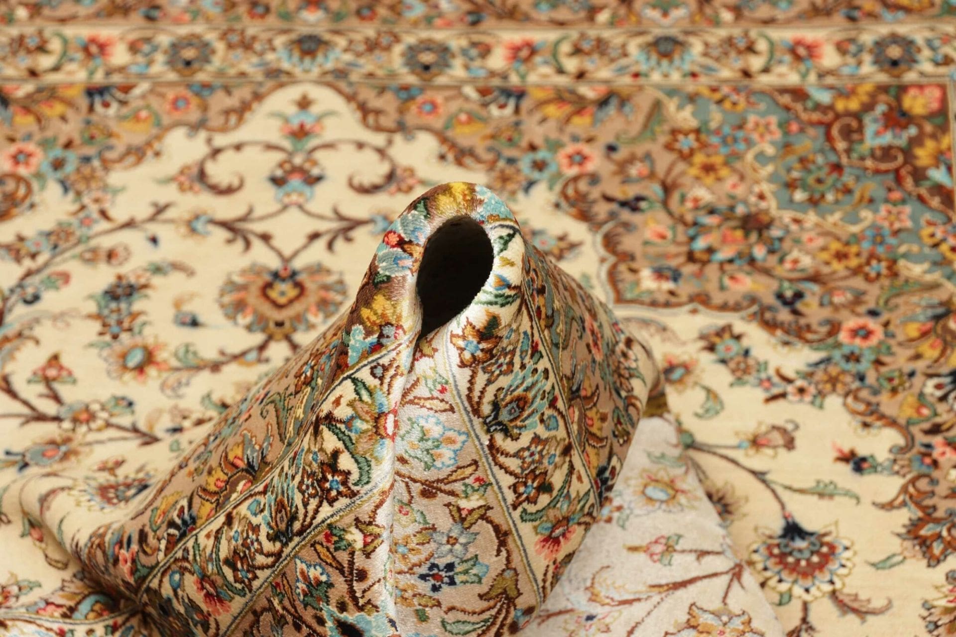 Ghom Perserteppich aus Iran, 105 × 150 cm