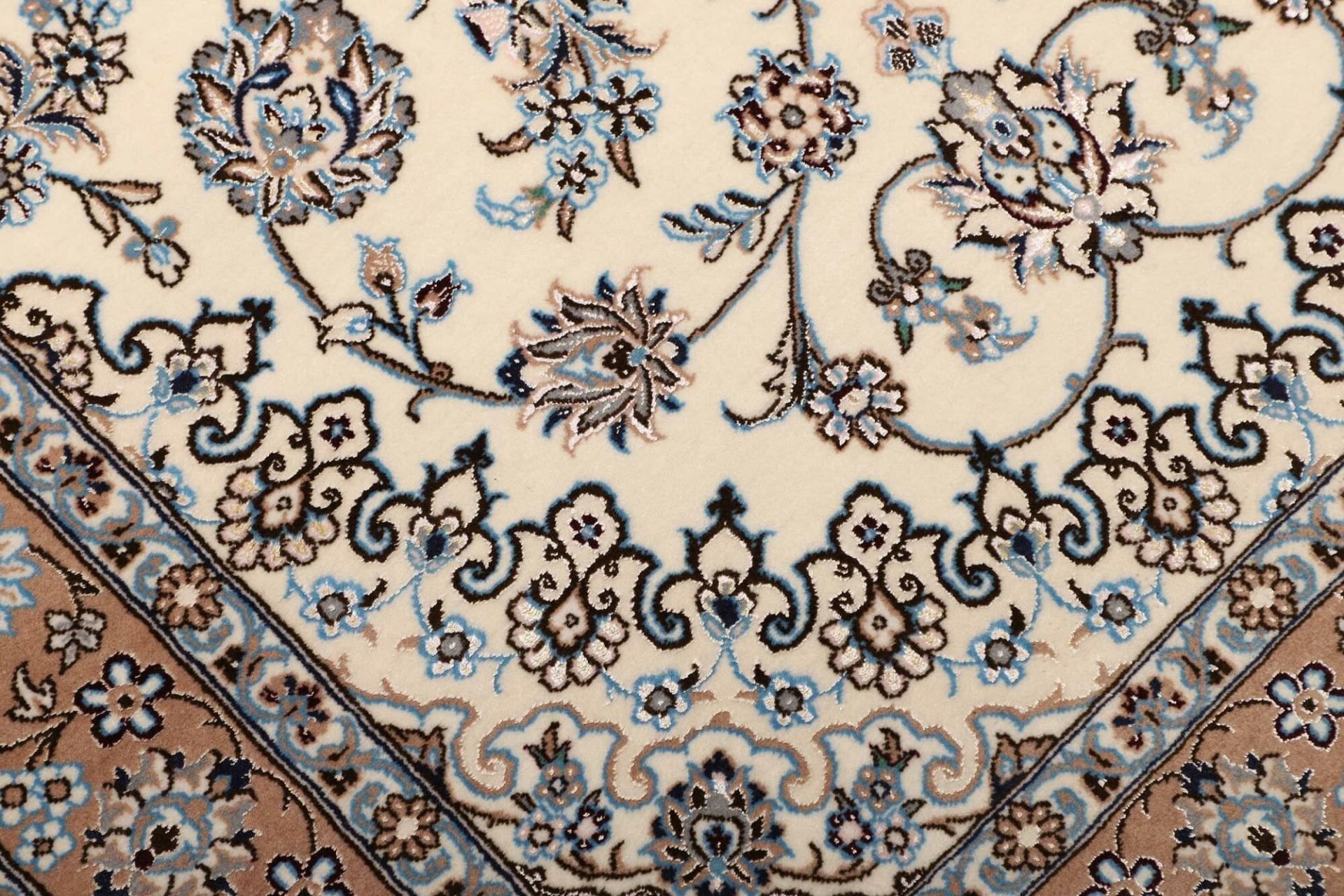 Nain Perserteppich aus Iran, 106 × 150 cm