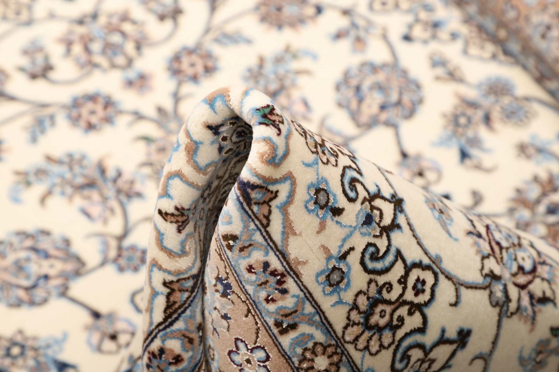 Nain Perserteppich aus Iran, 106 × 150 cm