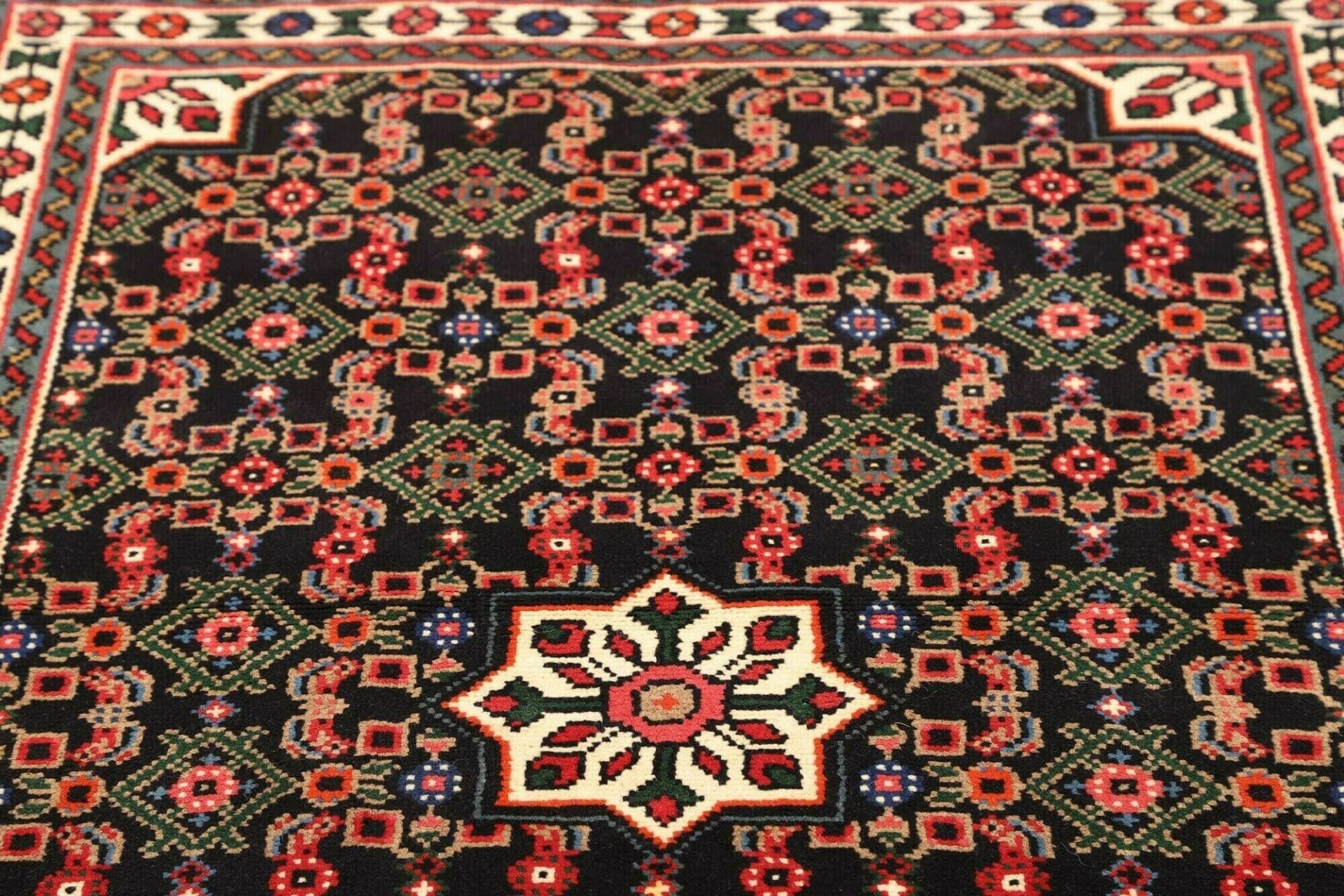Handgeknüpfter Hamadan Perserteppich 103 × 144 cm