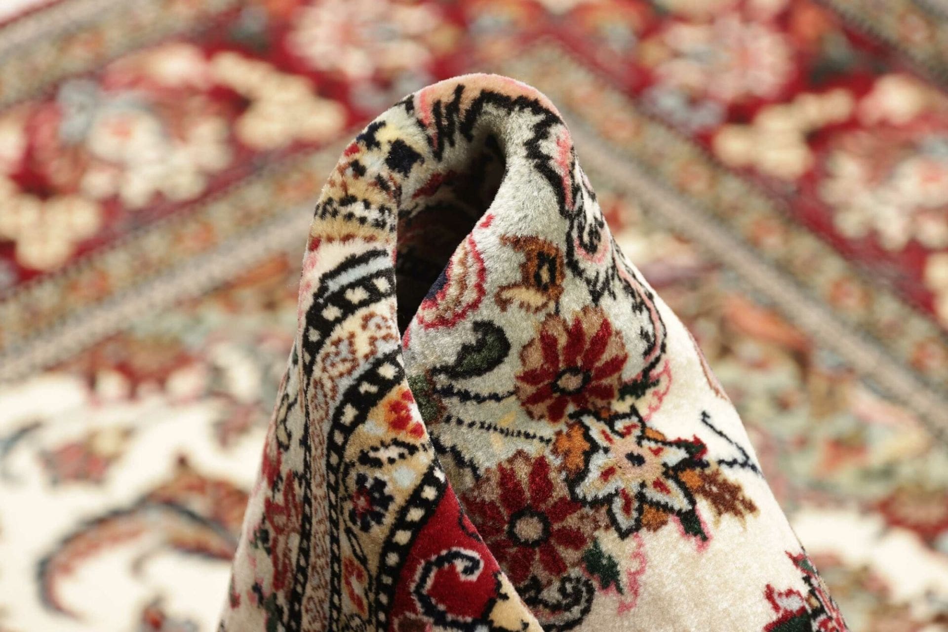 Isfahan Perserteppich 110 × 155 cm aus Wolle & Seide, handgeknüpft