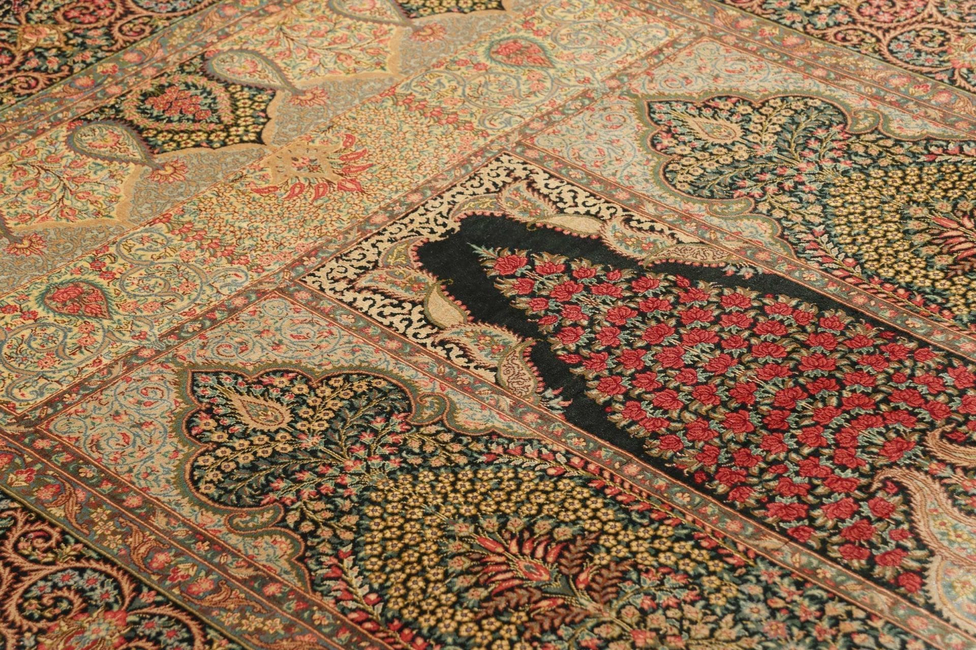 Handgeknüpfter Ghom Perserteppich, 104 × 156 cm, Seide