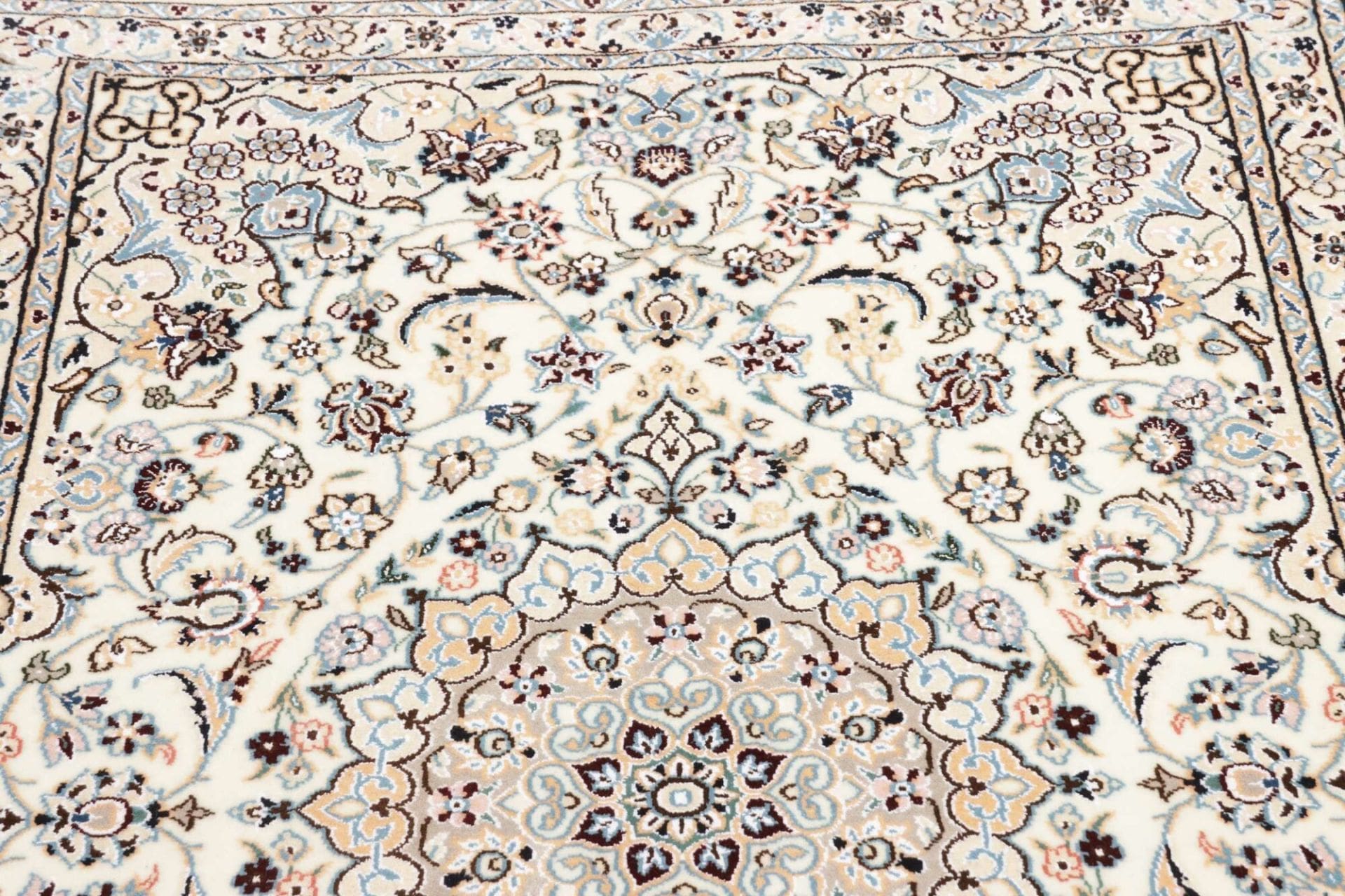 Handgeknüpfter Nain Perserteppich, 107 × 153 cm, Wolle