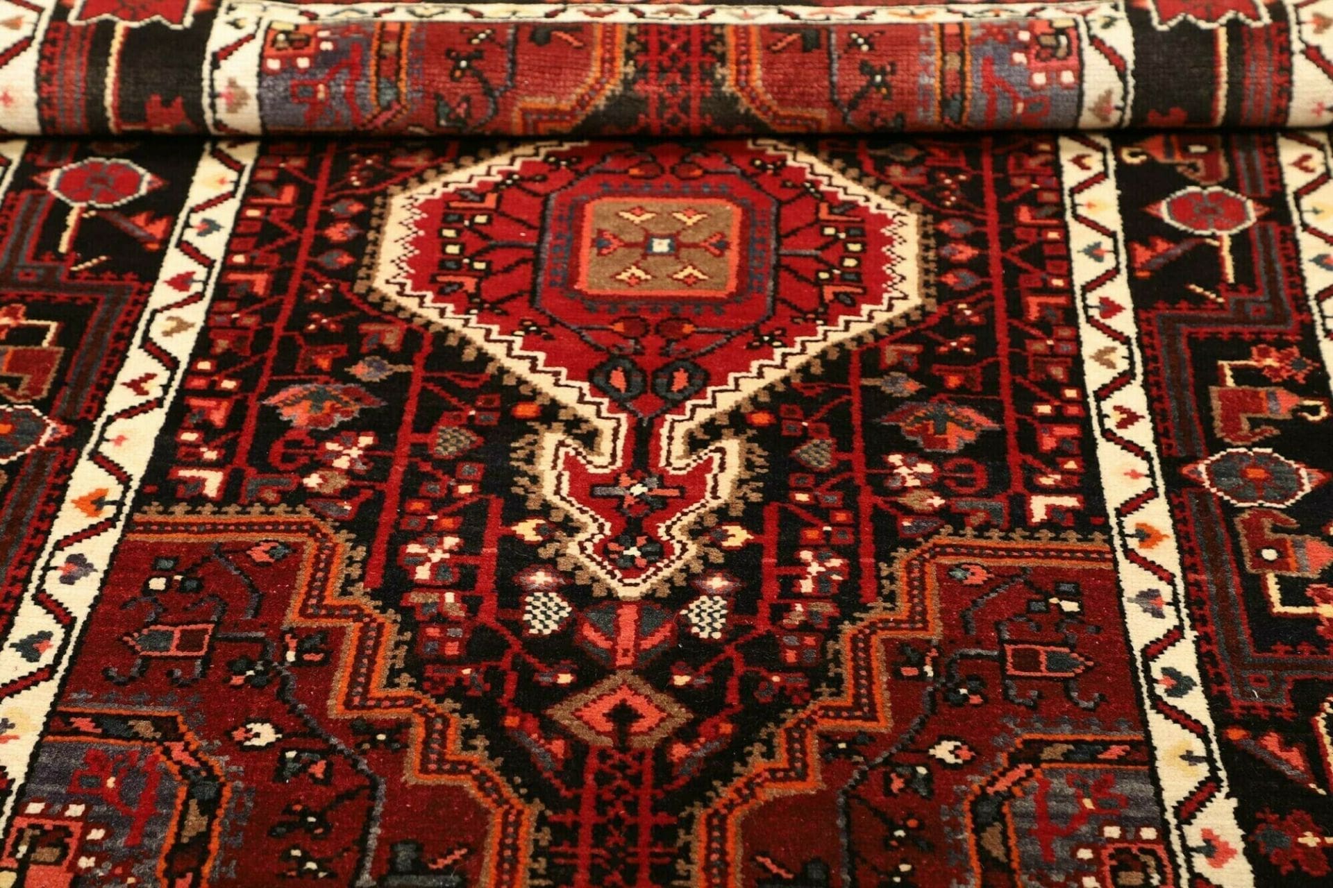 Handgeknüpfter Hamadan Perserteppich 110 × 165 cm