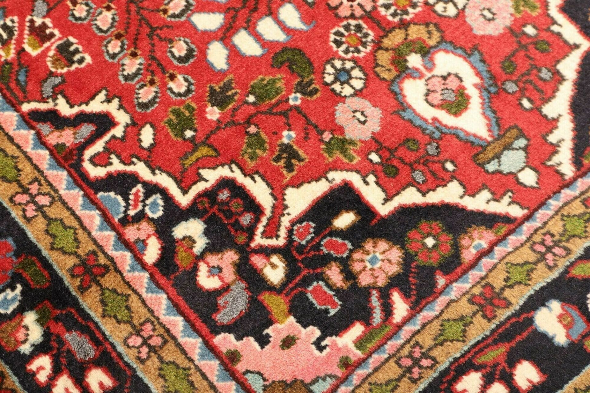 Handgeknüpfter Hamadan Perserteppich 109 × 152 cm