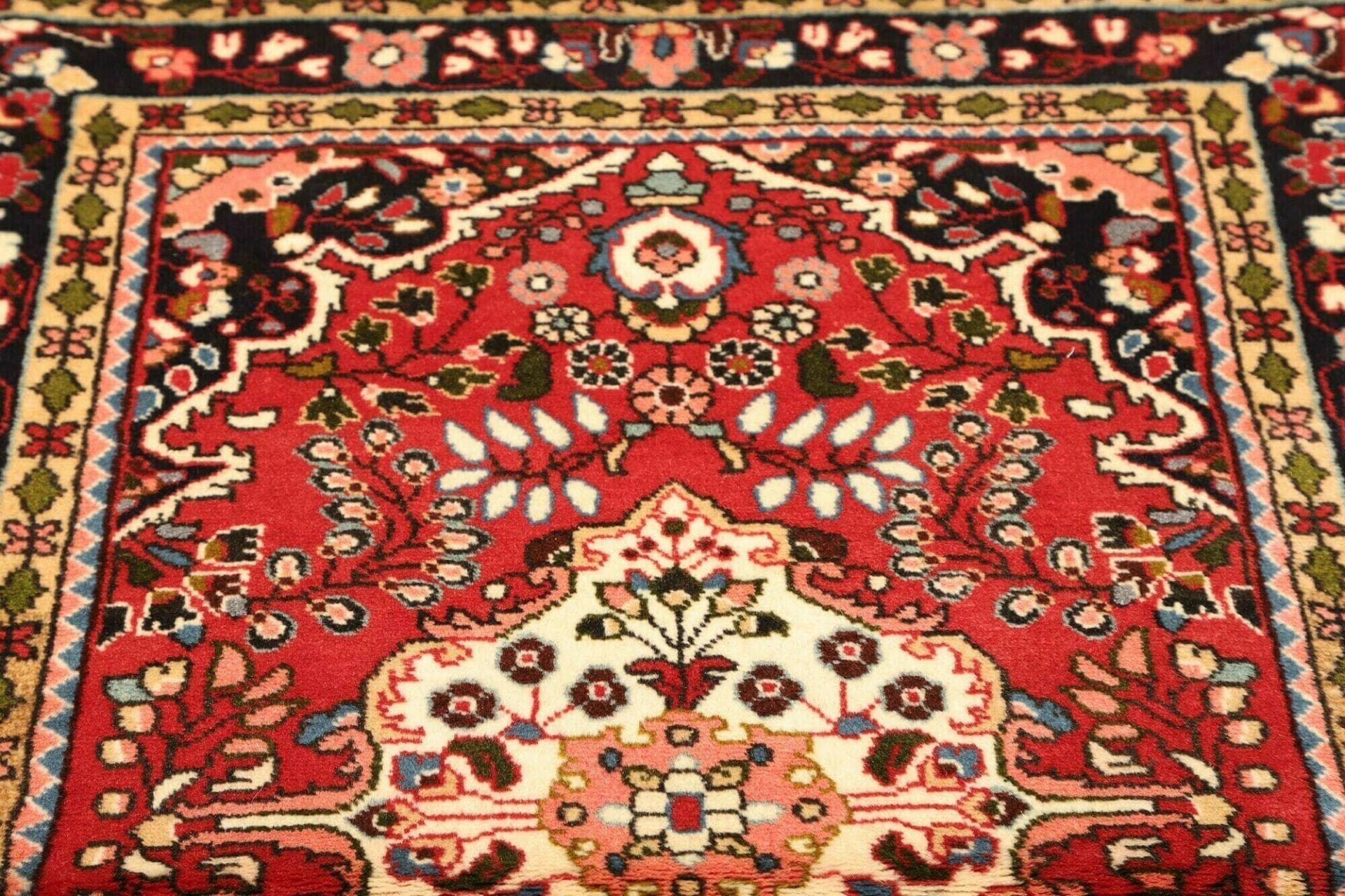 Handgeknüpfter Hamadan Perserteppich 109 × 152 cm