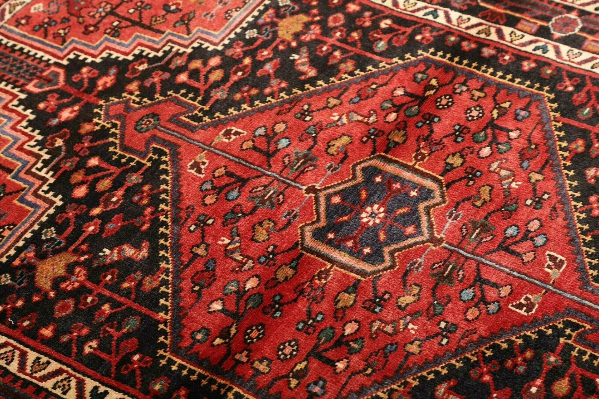 Hamadan Perserteppich 118 × 162 cm aus Wolle, handgeknüpft