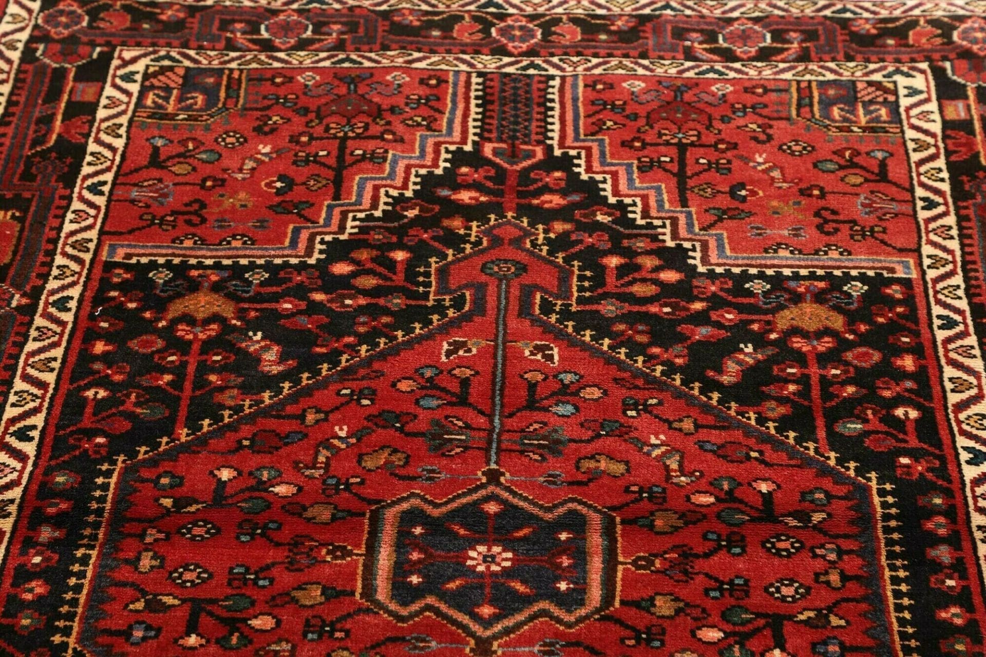 Hamadan Perserteppich 118 × 162 cm aus Wolle, handgeknüpft