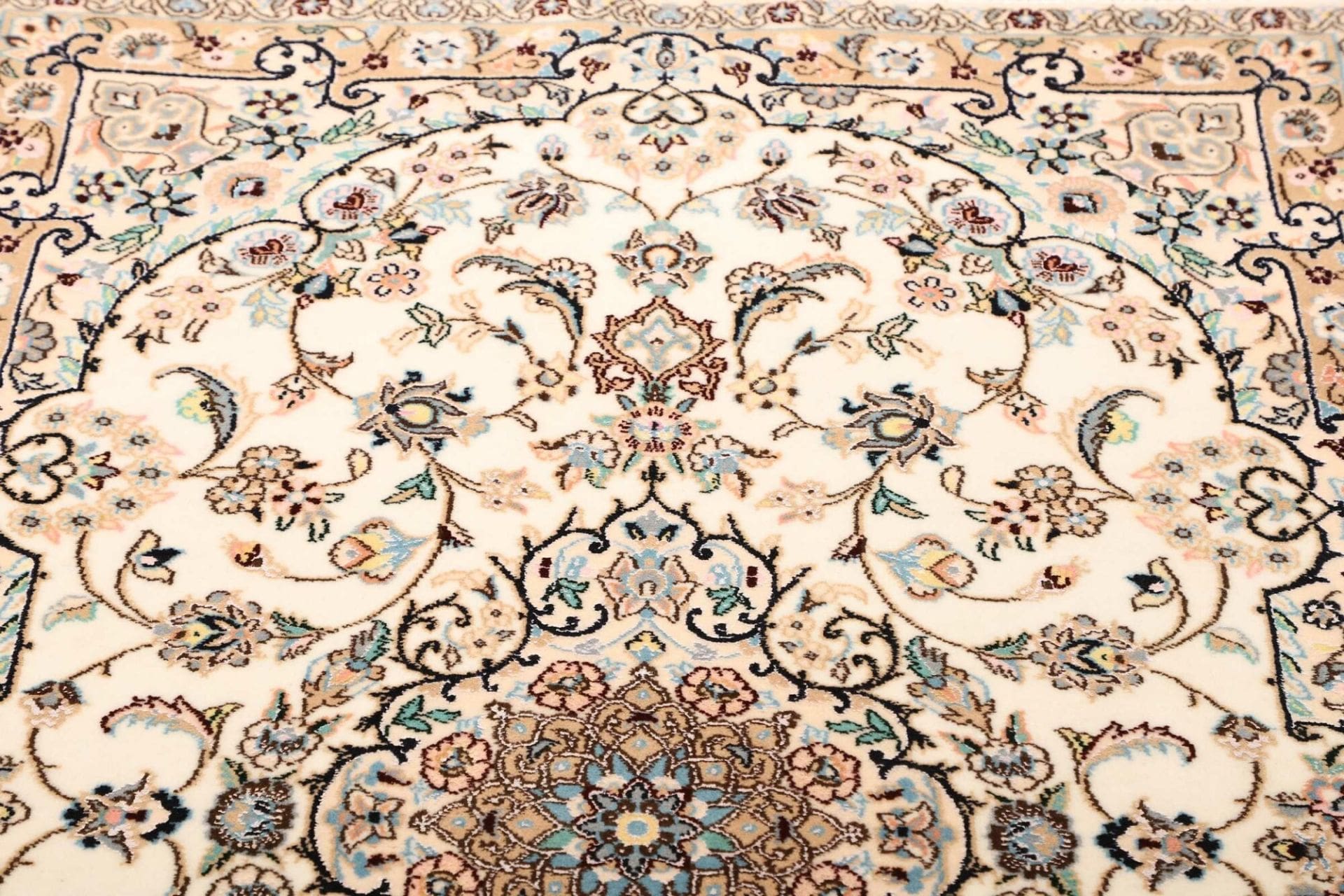 Nain Perserteppich 105 × 162 cm aus Wolle, handgeknüpft