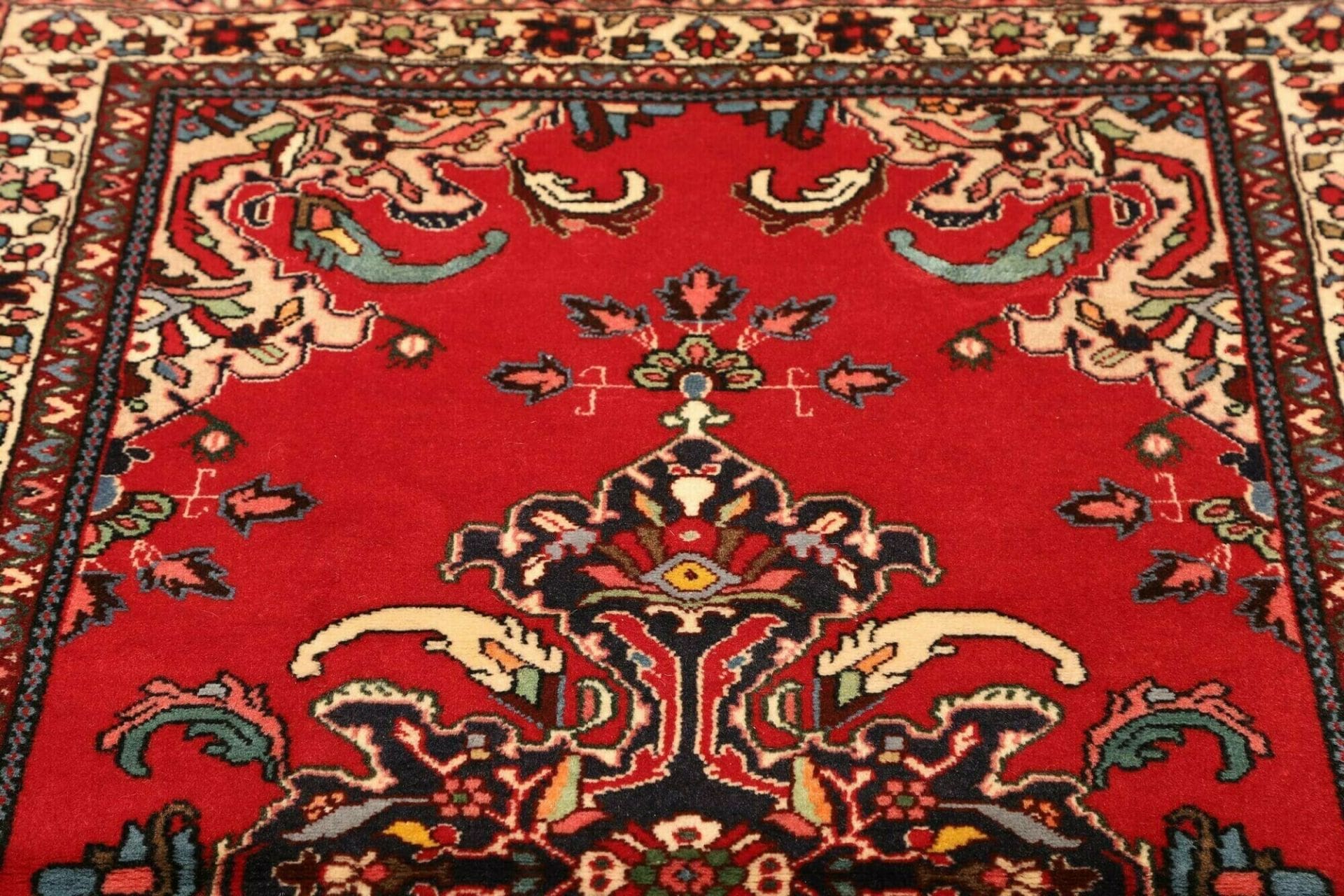 Hamadan Perserteppich aus Iran, 109 × 152 cm