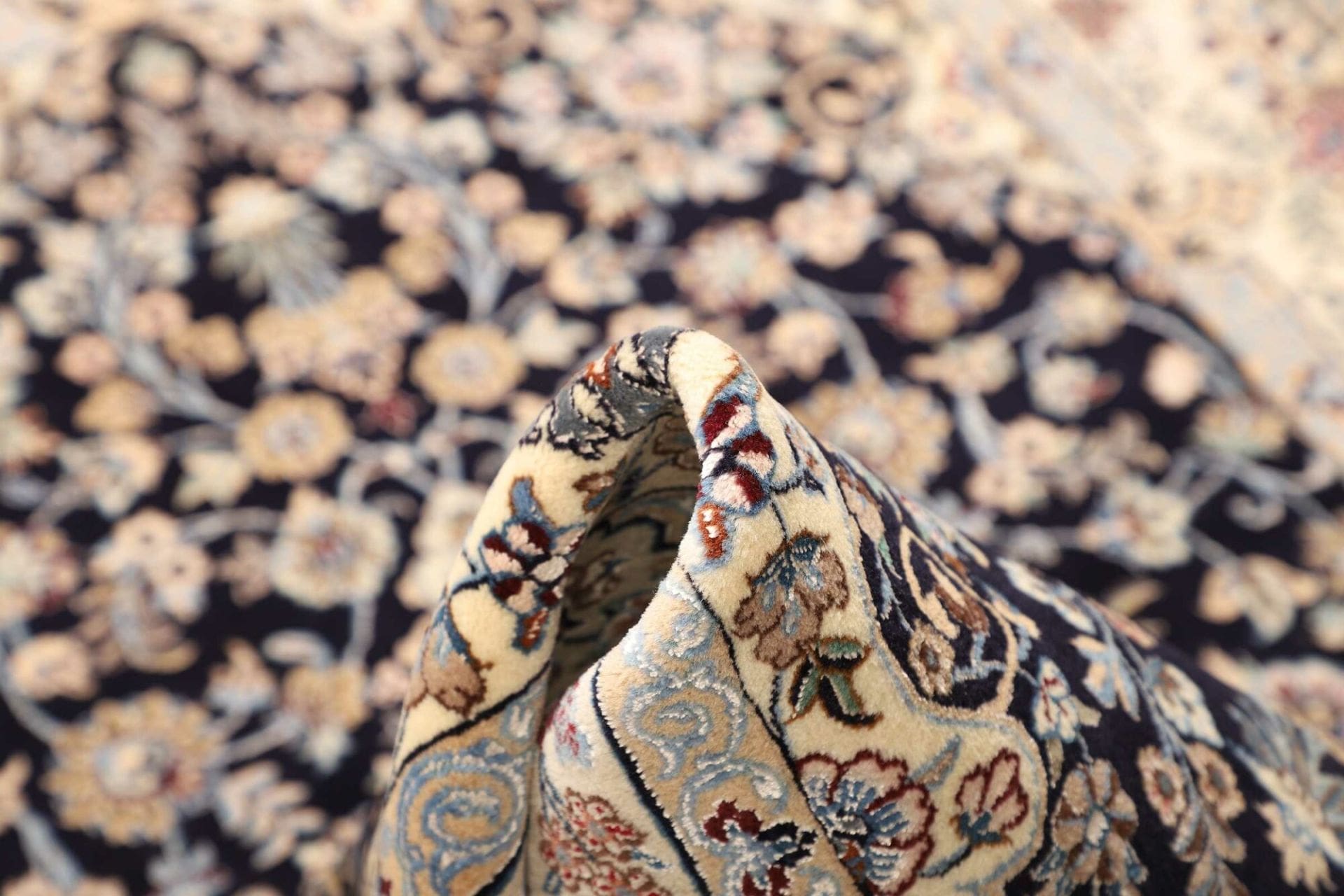 Nain Perserteppich aus Iran, 106 × 155 cm