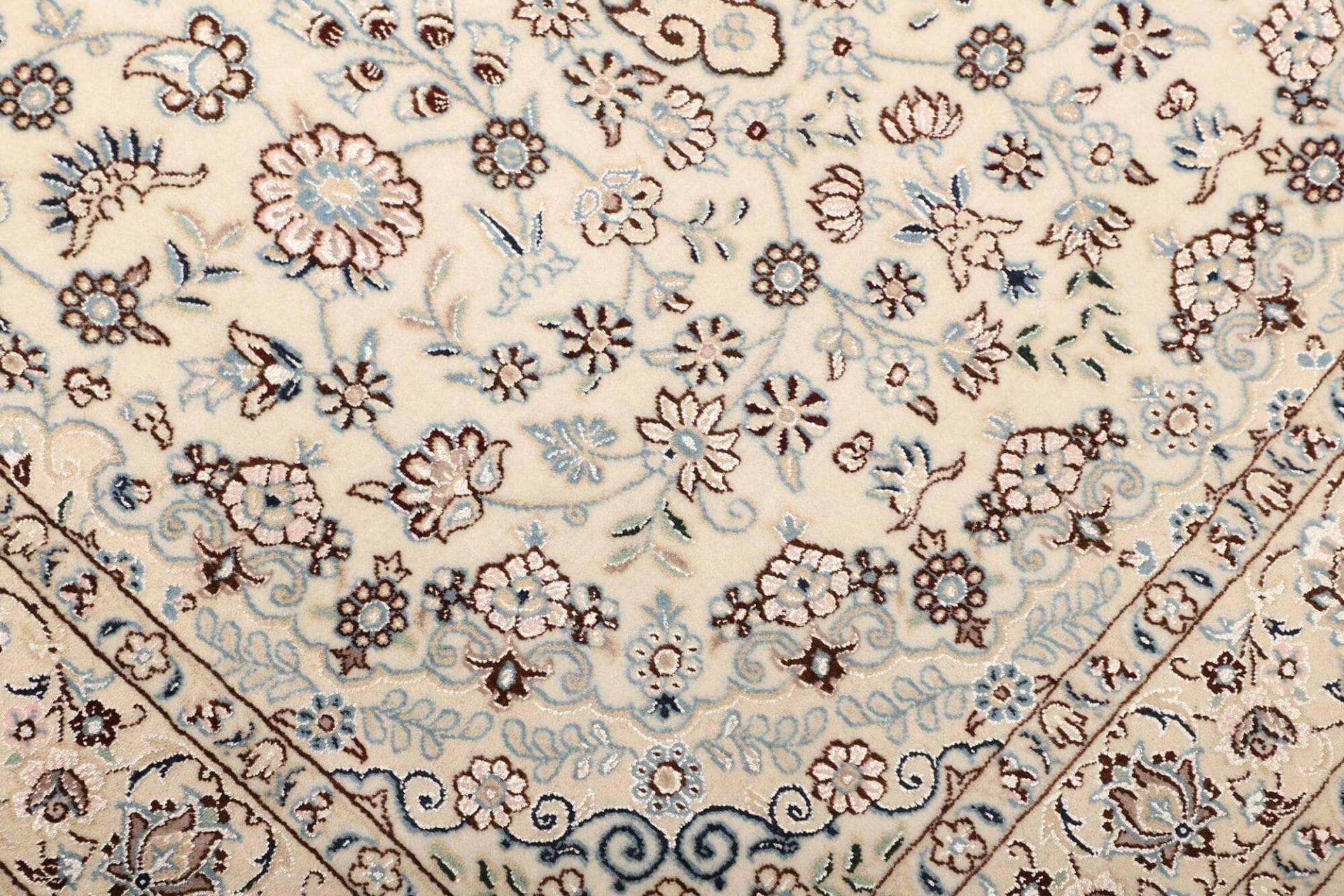 Nain Perserteppich aus Iran, 103 × 156 cm