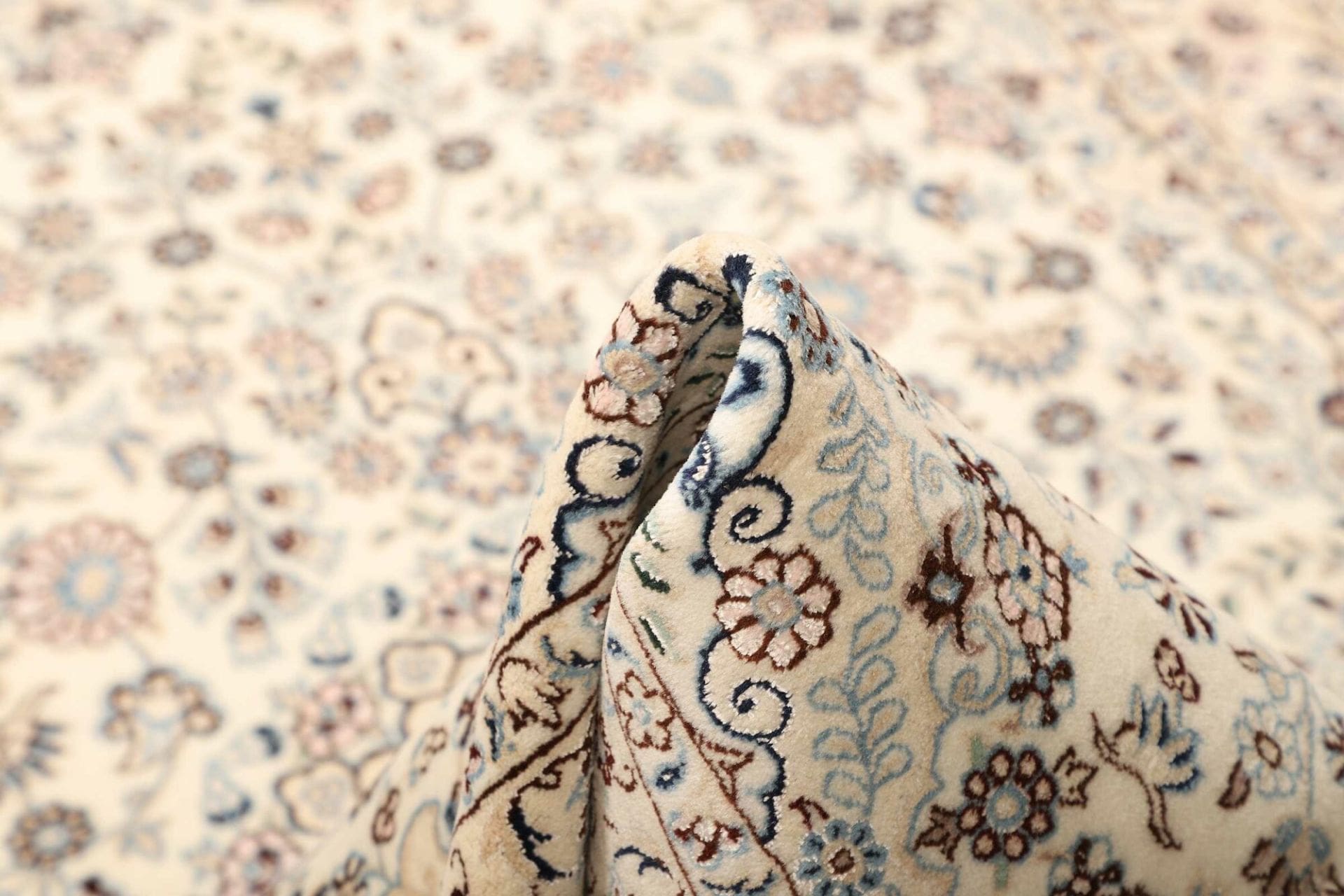 Nain Perserteppich aus Iran, 103 × 156 cm