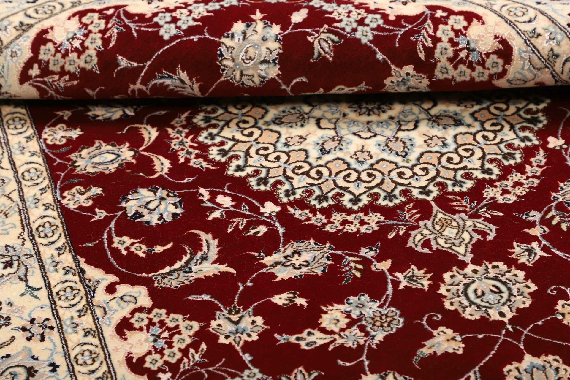 Nain Perserteppich aus Iran, 110 × 164 cm