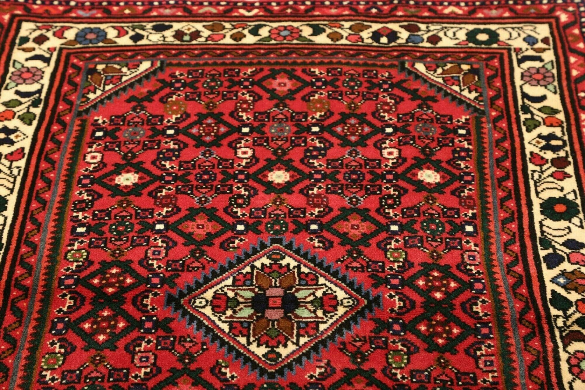 Handgeknüpfter Hamadan Perserteppich 103 × 142 cm