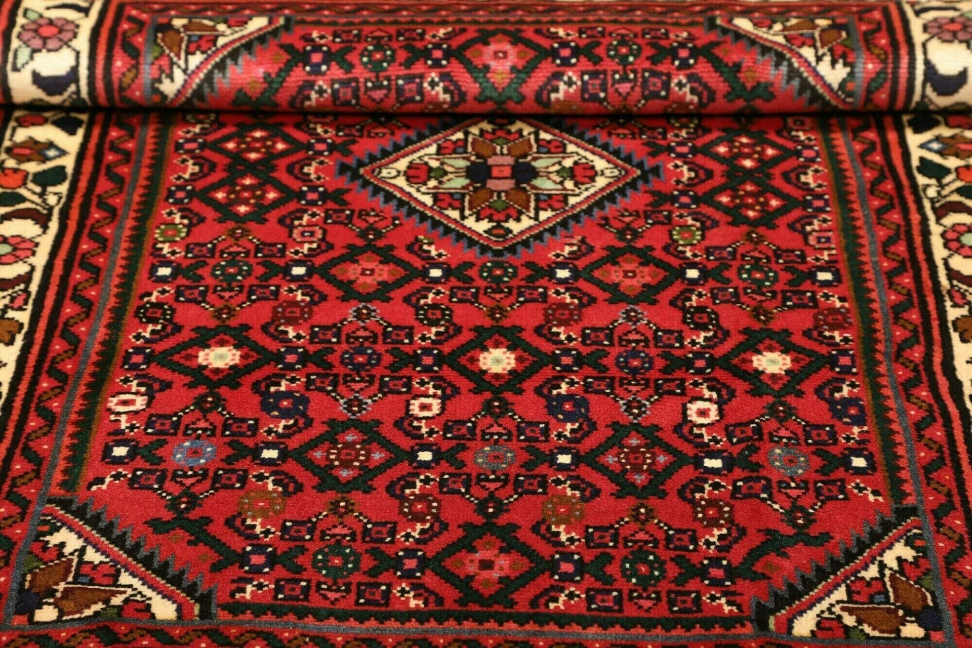 Handgeknüpfter Hamadan Perserteppich 103 × 142 cm