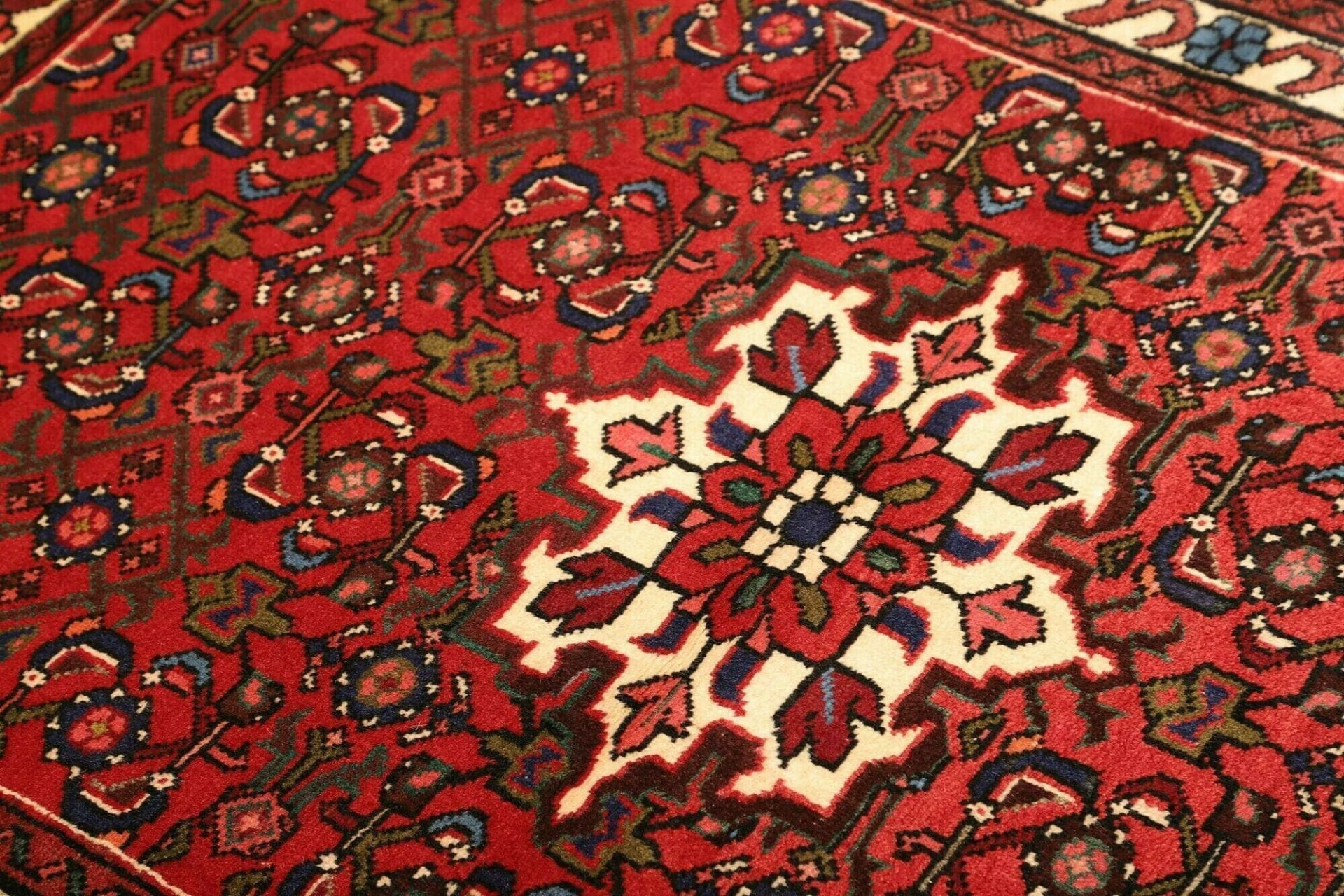 Hamadan Perserteppich 107 × 148 cm aus Wolle, handgeknüpft