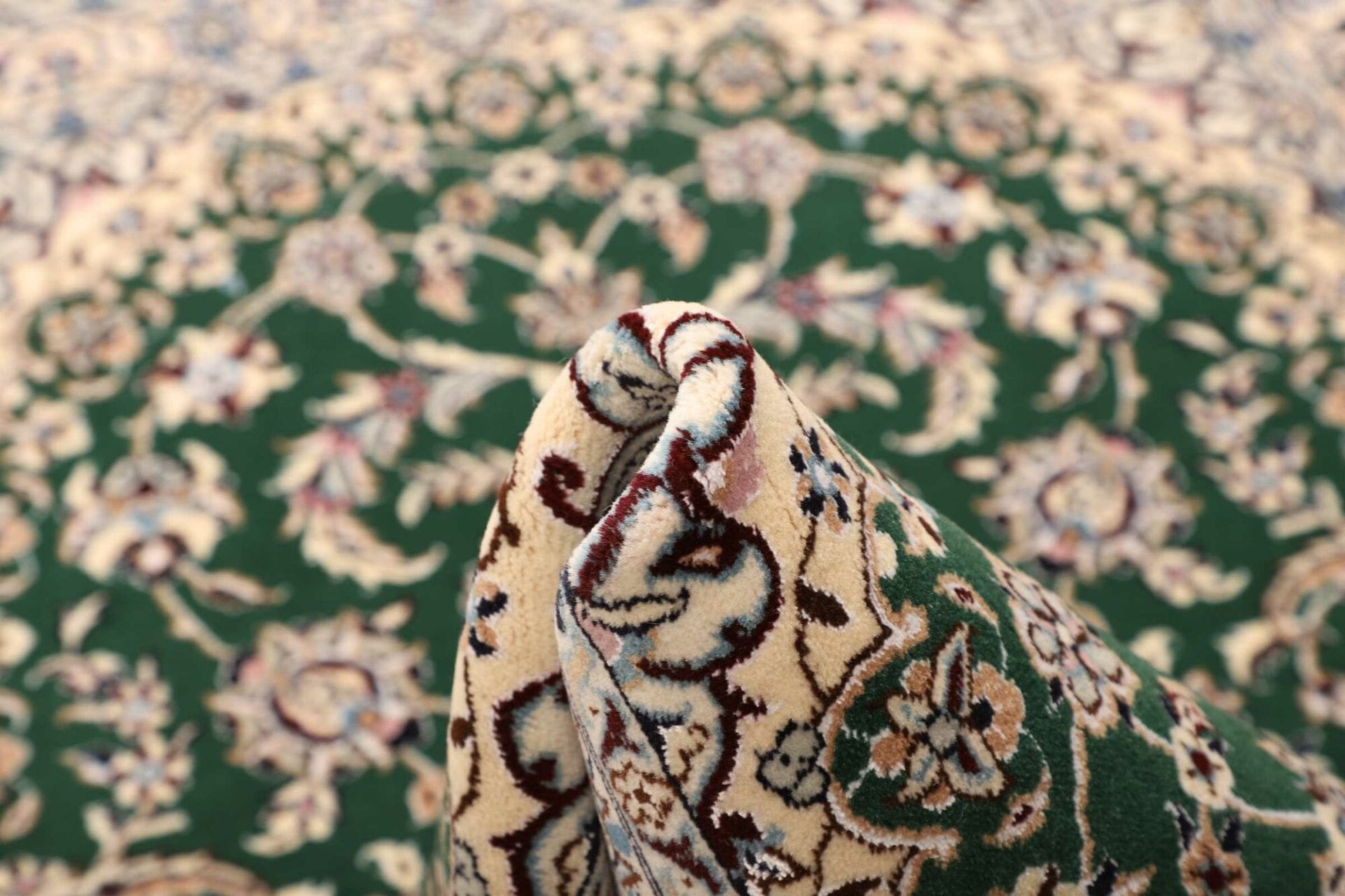 Nain Perserteppich aus Iran, 103 × 153 cm