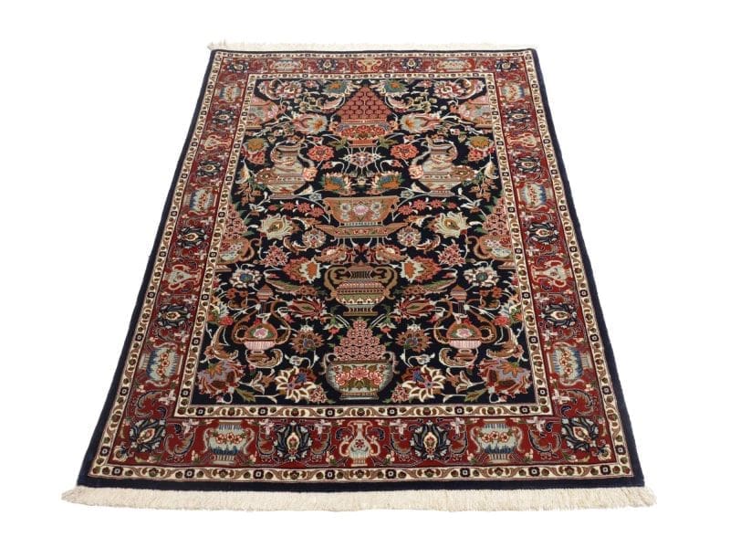 Isfahan Perserteppich aus Iran, 109 × 156 cm