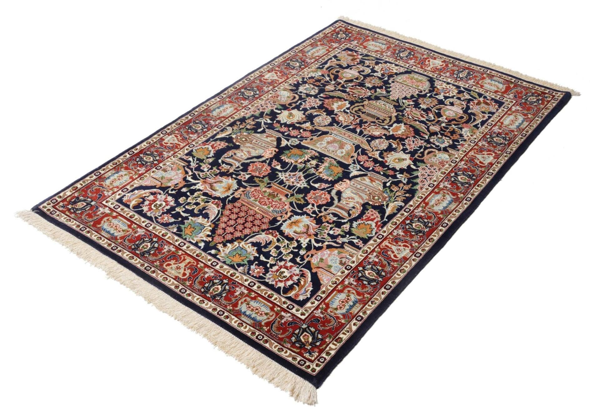 Isfahan Perserteppich aus Iran, 109 × 156 cm