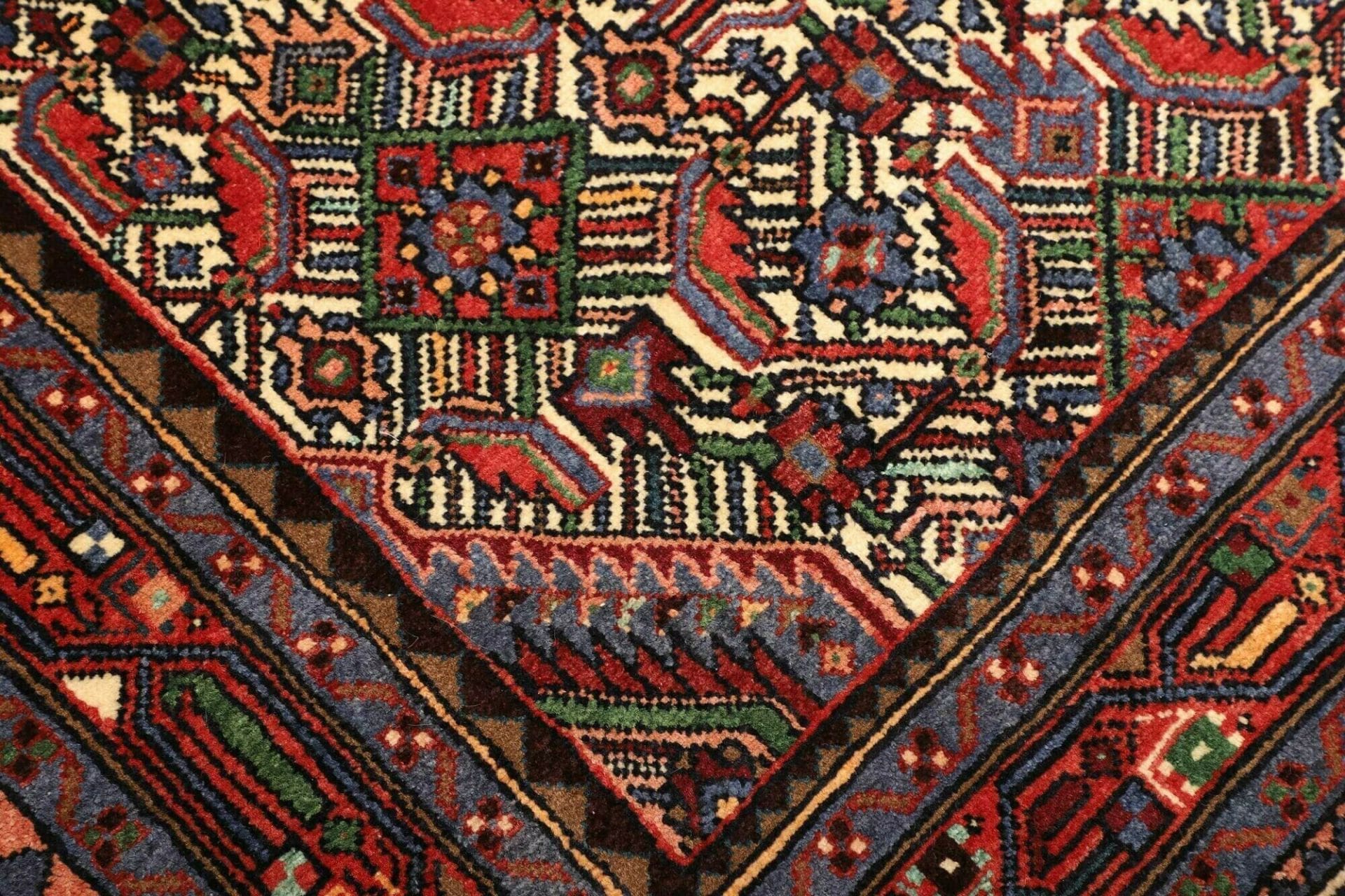 Hamadan Perserteppich 113 × 172 cm aus Wolle, handgeknüpft