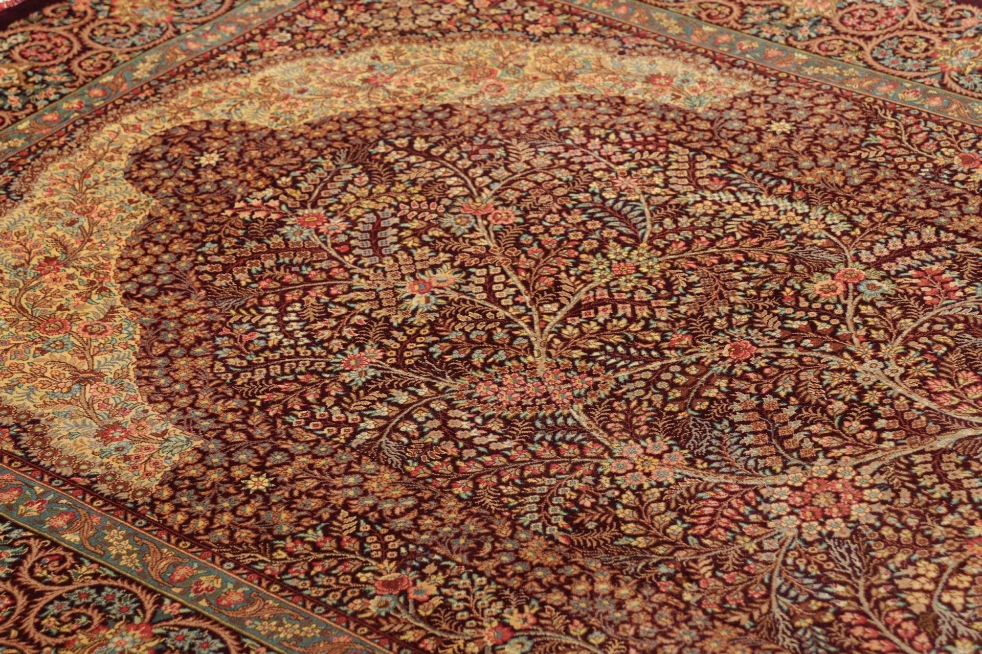Handgeknüpfter Ghom Perserteppich, 104 × 156 cm, Seide