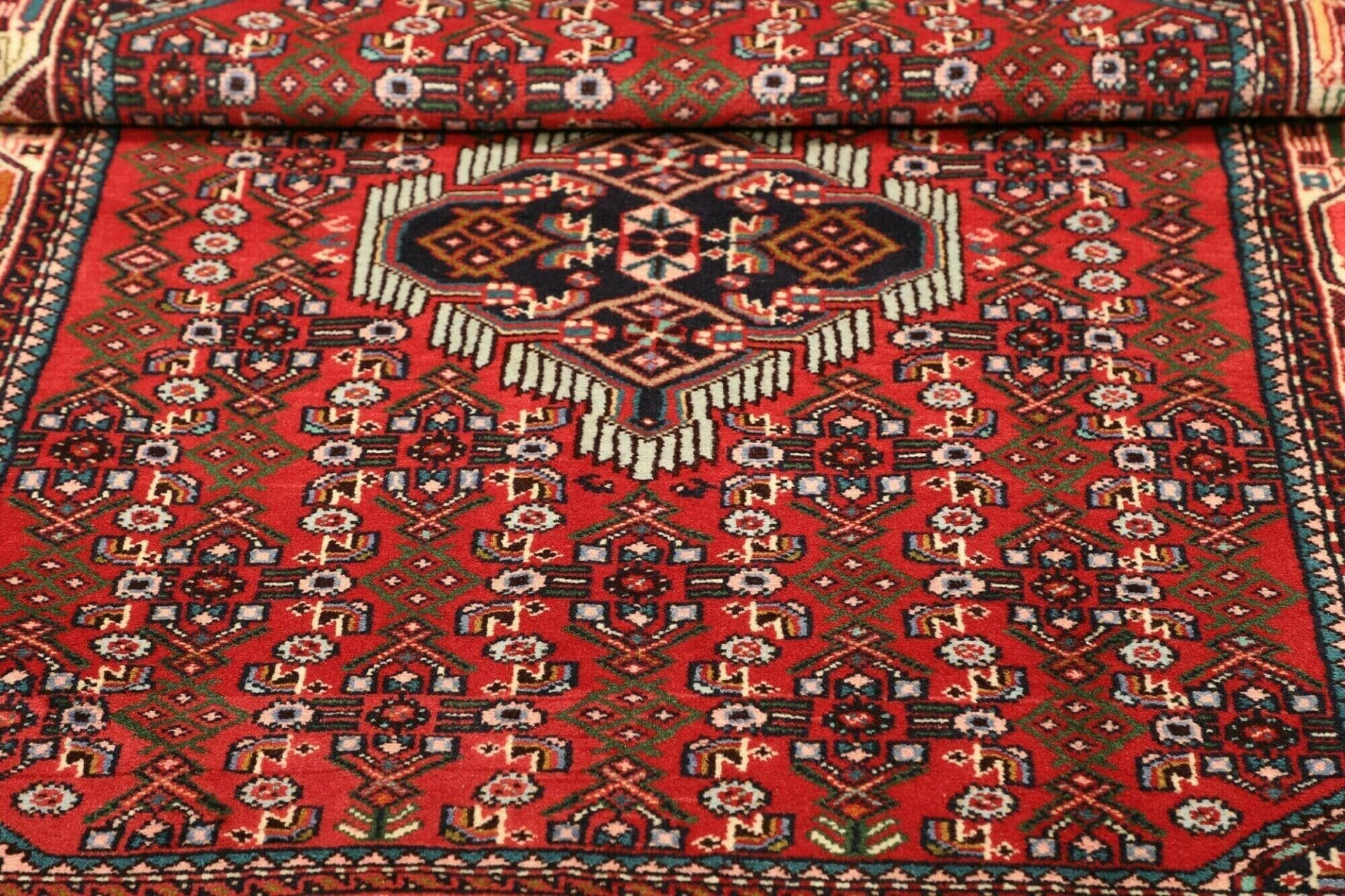 Handgeknüpfter Hamadan Herati Perserteppich 111 × 148 cm