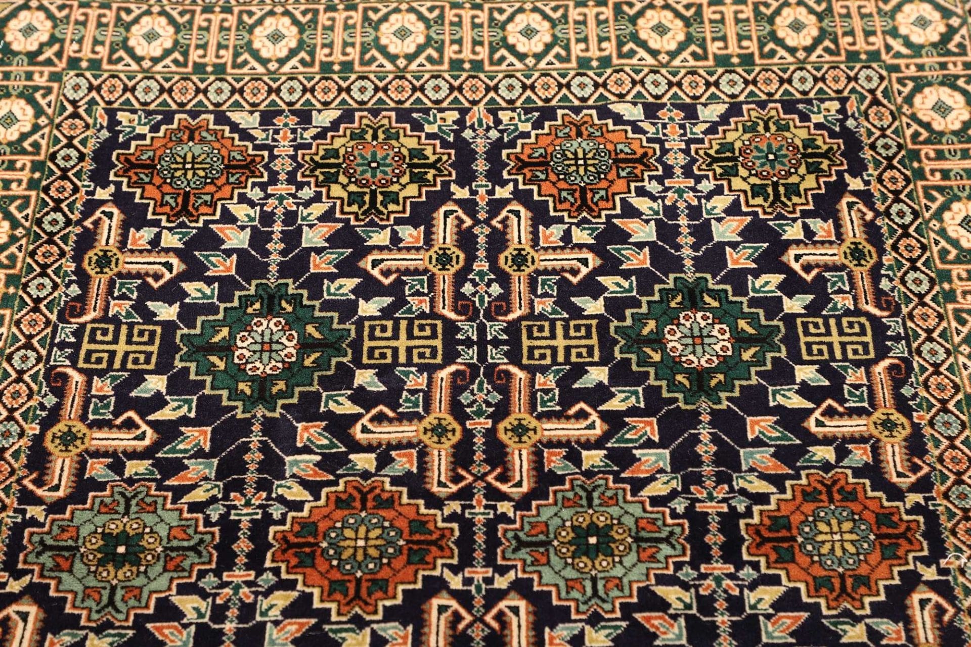 Täbriz Perserteppich aus Iran, 103 × 138 cm
