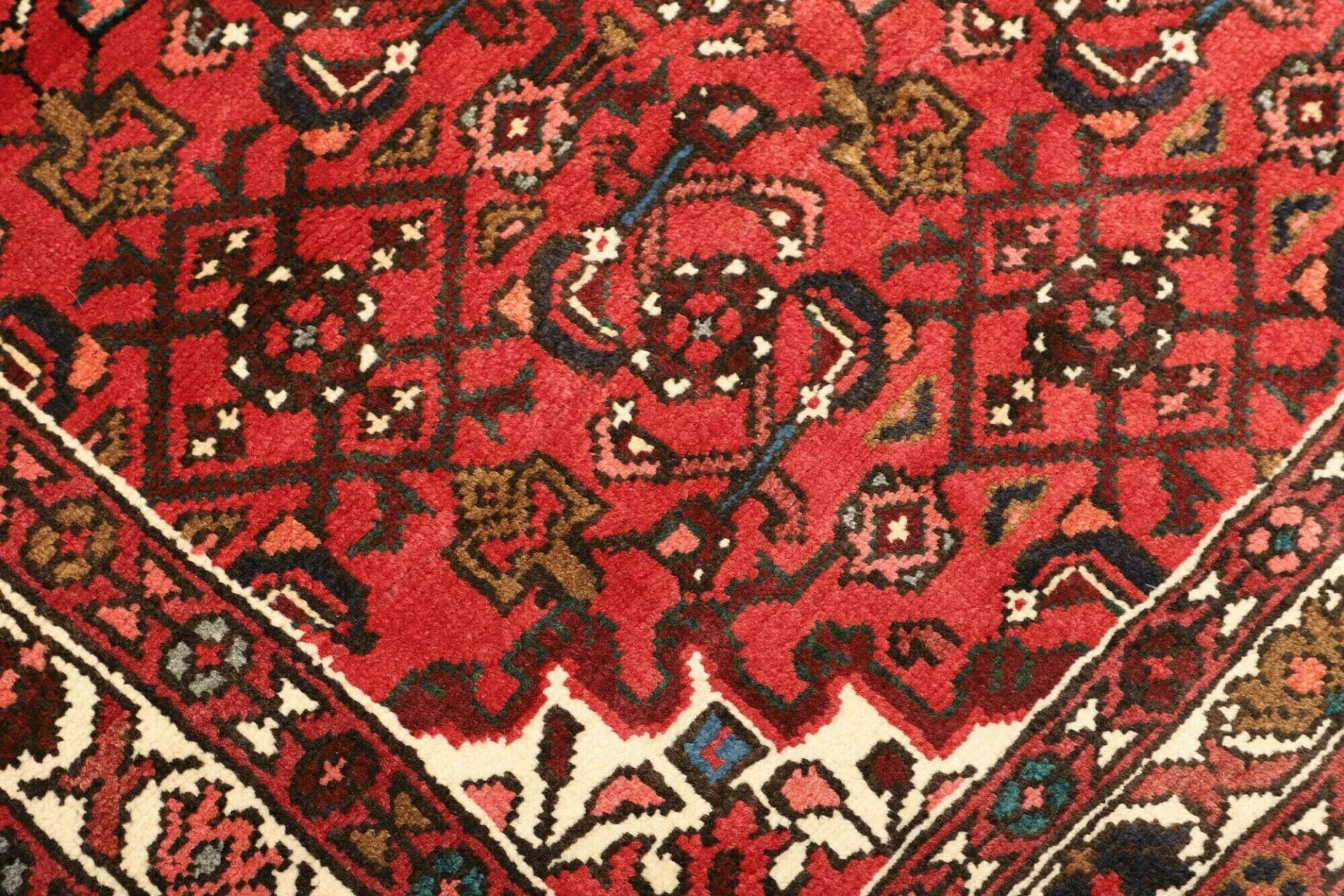 orientteppich-hamadan-107-x-155-cm-in-blau-rot-handgeknupft-5 Hamadan Perserteppich aus Iran, 107 × 155 cm