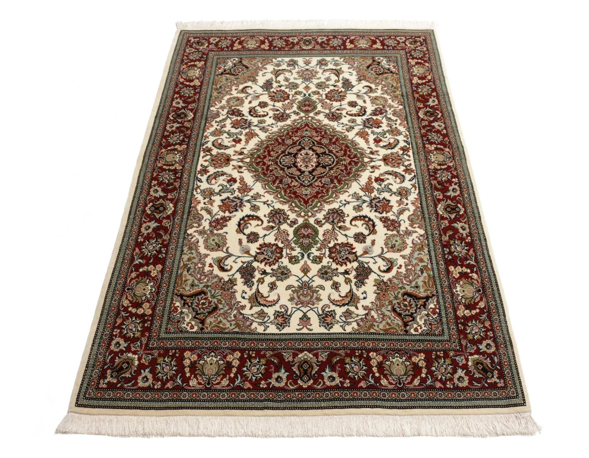 Handgeknüpfter Isfahan Perserteppich, 109 × 158 cm, Wolle & Seide