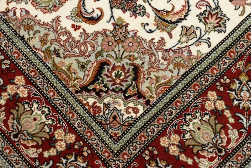 Handgeknüpfter Isfahan Perserteppich, 109 × 158 cm, Wolle & Seide