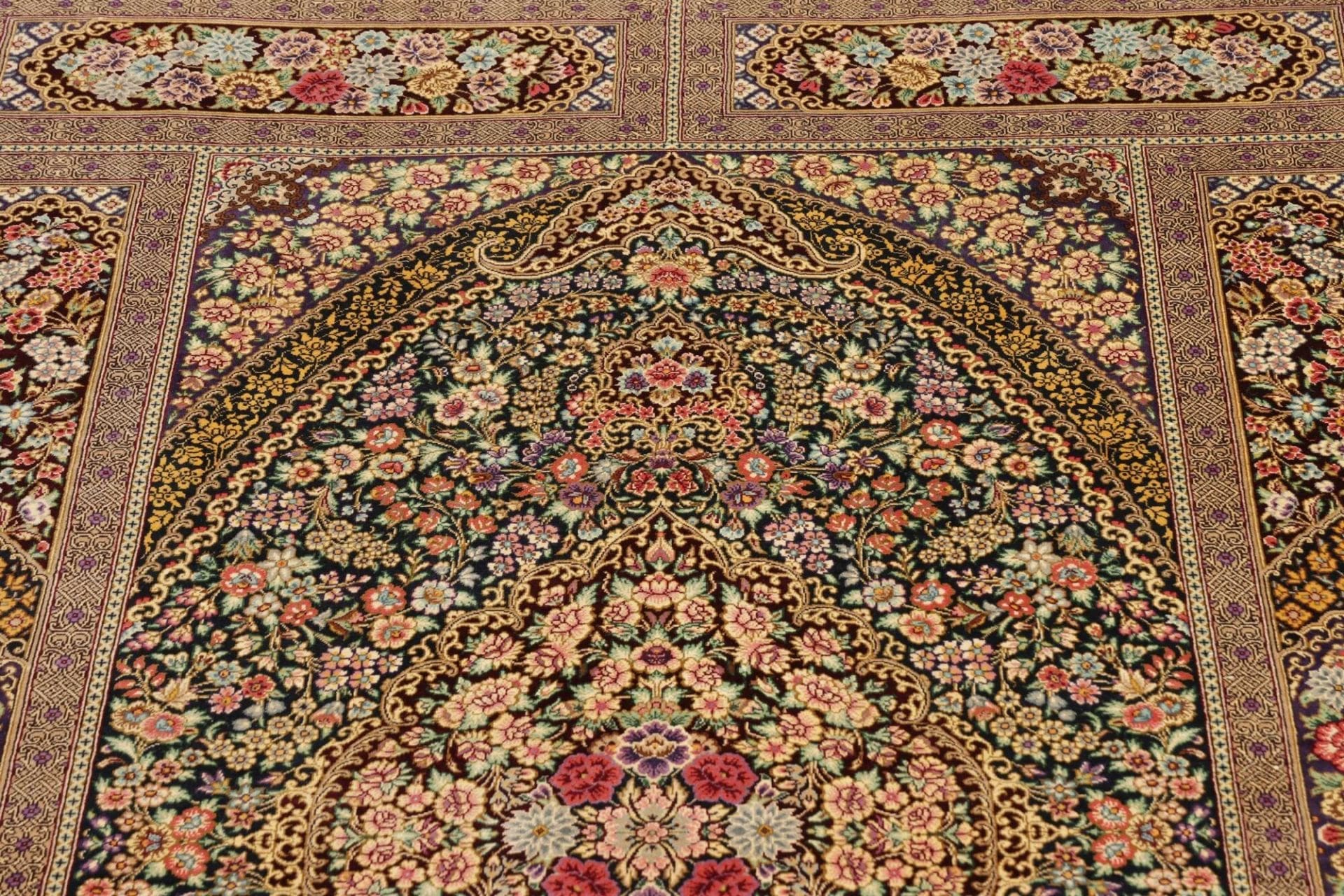 Handgeknüpfter Ghom Perserteppich 104 × 155 cm