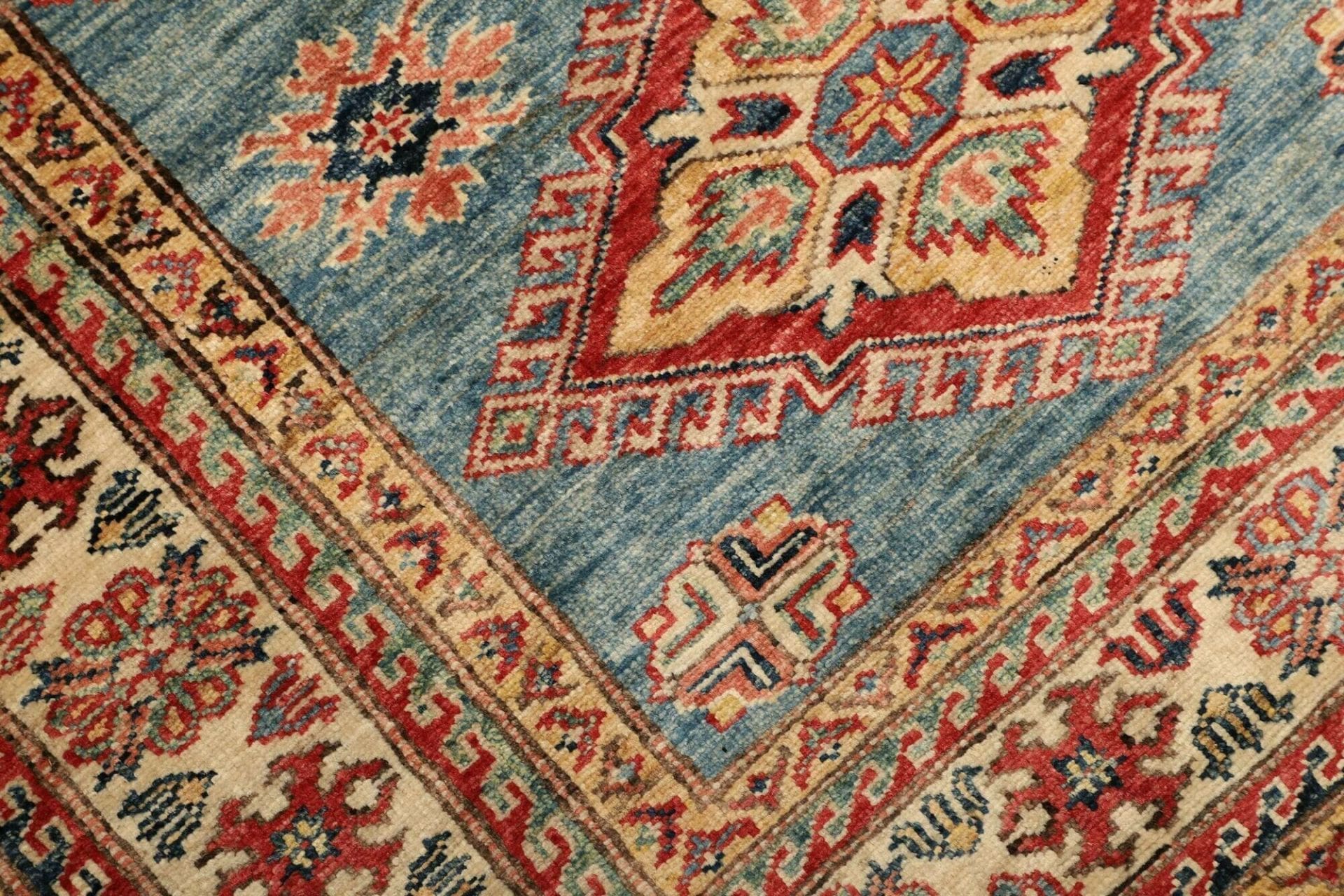 Kazak Orientteppich aus Pakistan, 103 × 134 cm