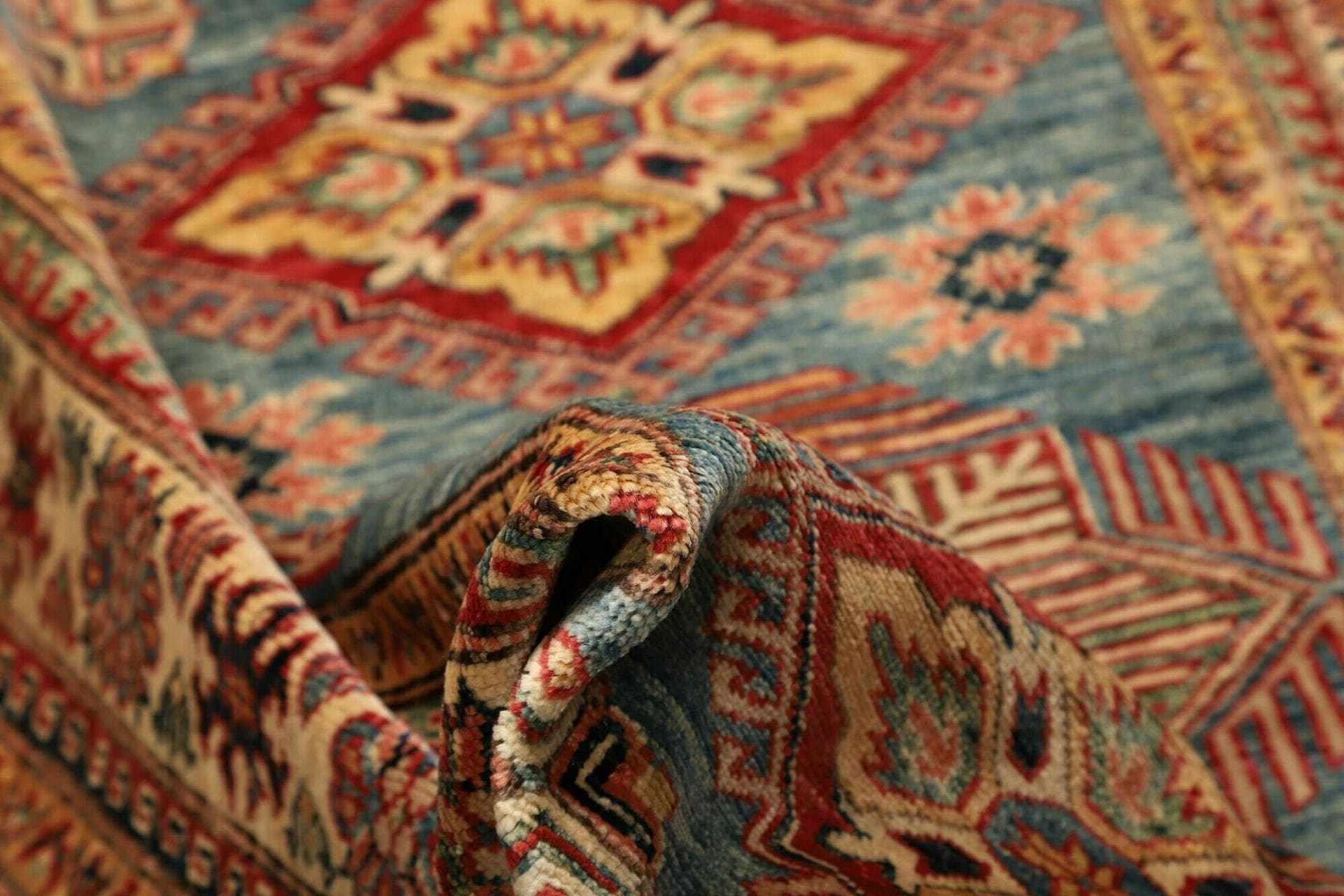 Kazak Orientteppich aus Pakistan, 103 × 134 cm