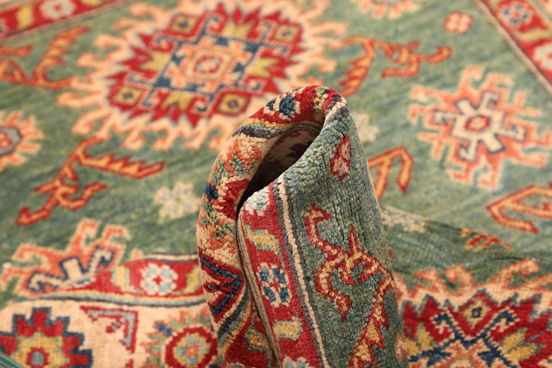 kazak-teppich-108-x-150-cm-geometrisches-muster-handgeknupft-8 Handgeknüpfter Kazak Orientteppich 108 × 150 cm
